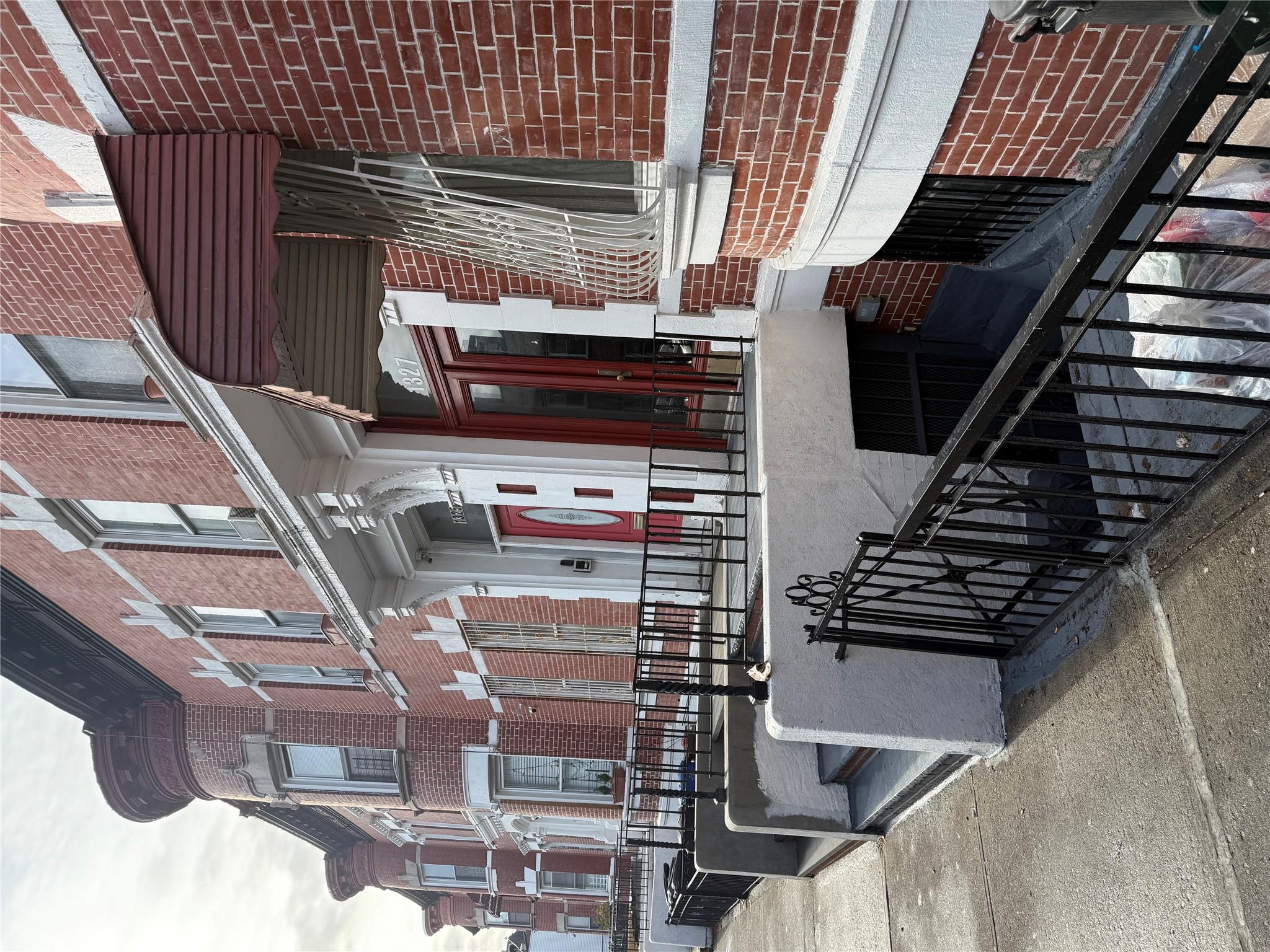 #4 photo, 1327 Plimpton Avenue, Bronx , NY 10452