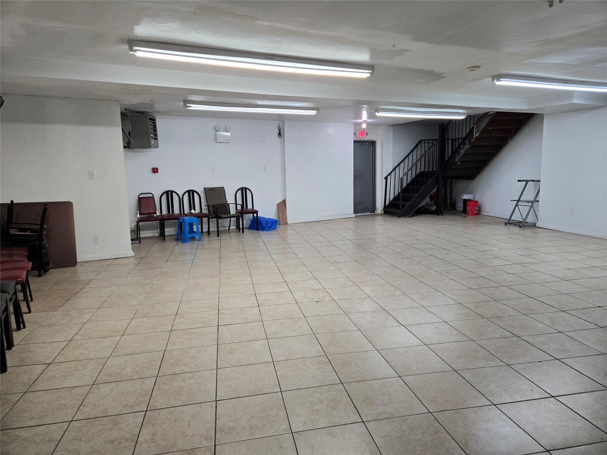 #11 photo, 82-19 Queens Boulevard, クイーンズ区 Elmhurst , NY 11373