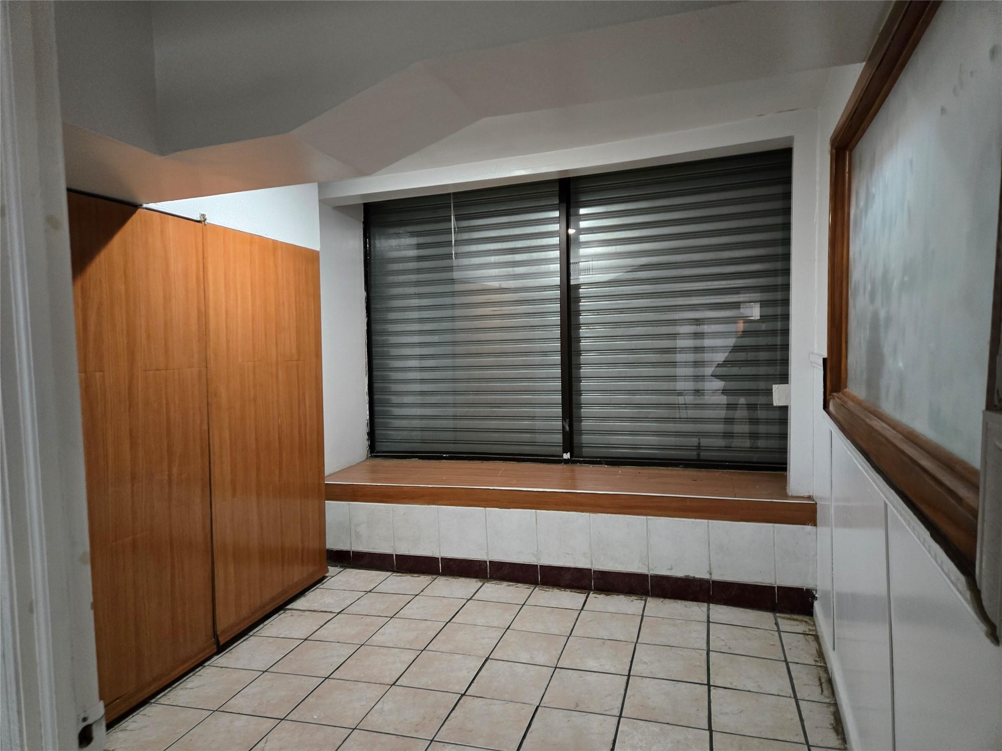 #13 photo, 82-19 Queens Boulevard, クイーンズ区 Elmhurst , NY 11373