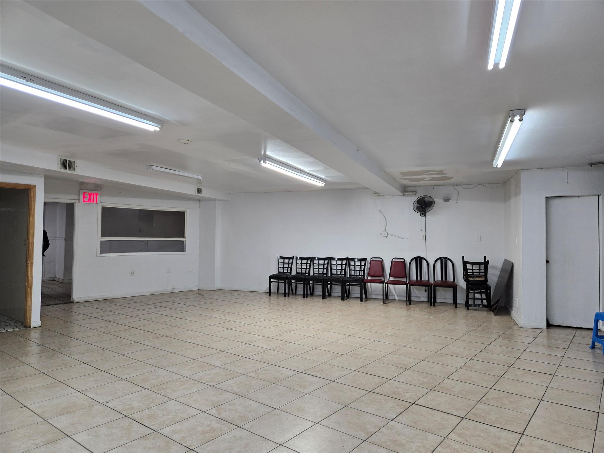 #20 photo, 82-19 Queens Boulevard, クイーンズ区 Elmhurst , NY 11373