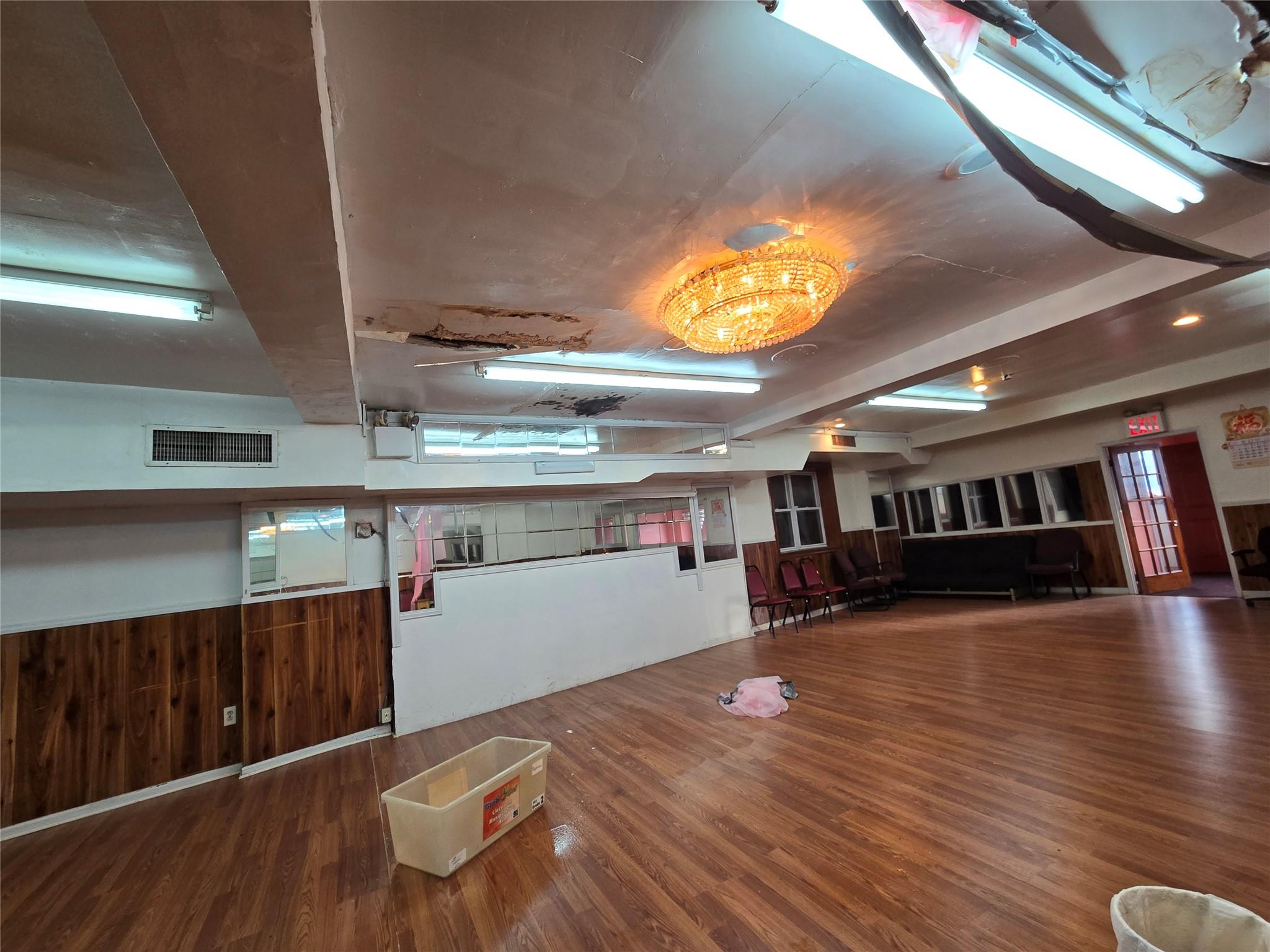 #7 photo, 82-19 Queens Boulevard, クイーンズ区 Elmhurst , NY 11373