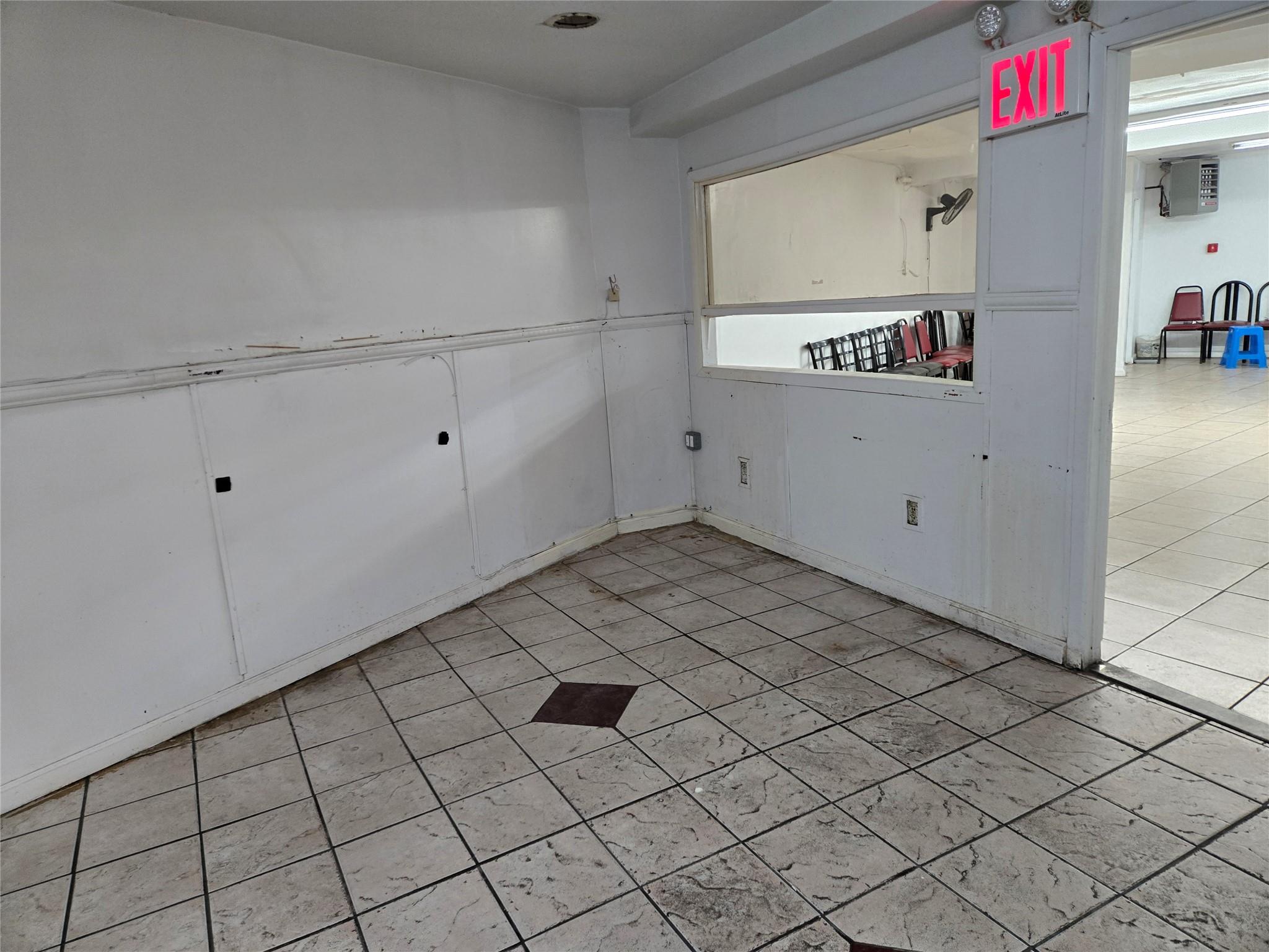 #16 photo, 82-19 Queens Boulevard, クイーンズ区 Elmhurst , NY 11373