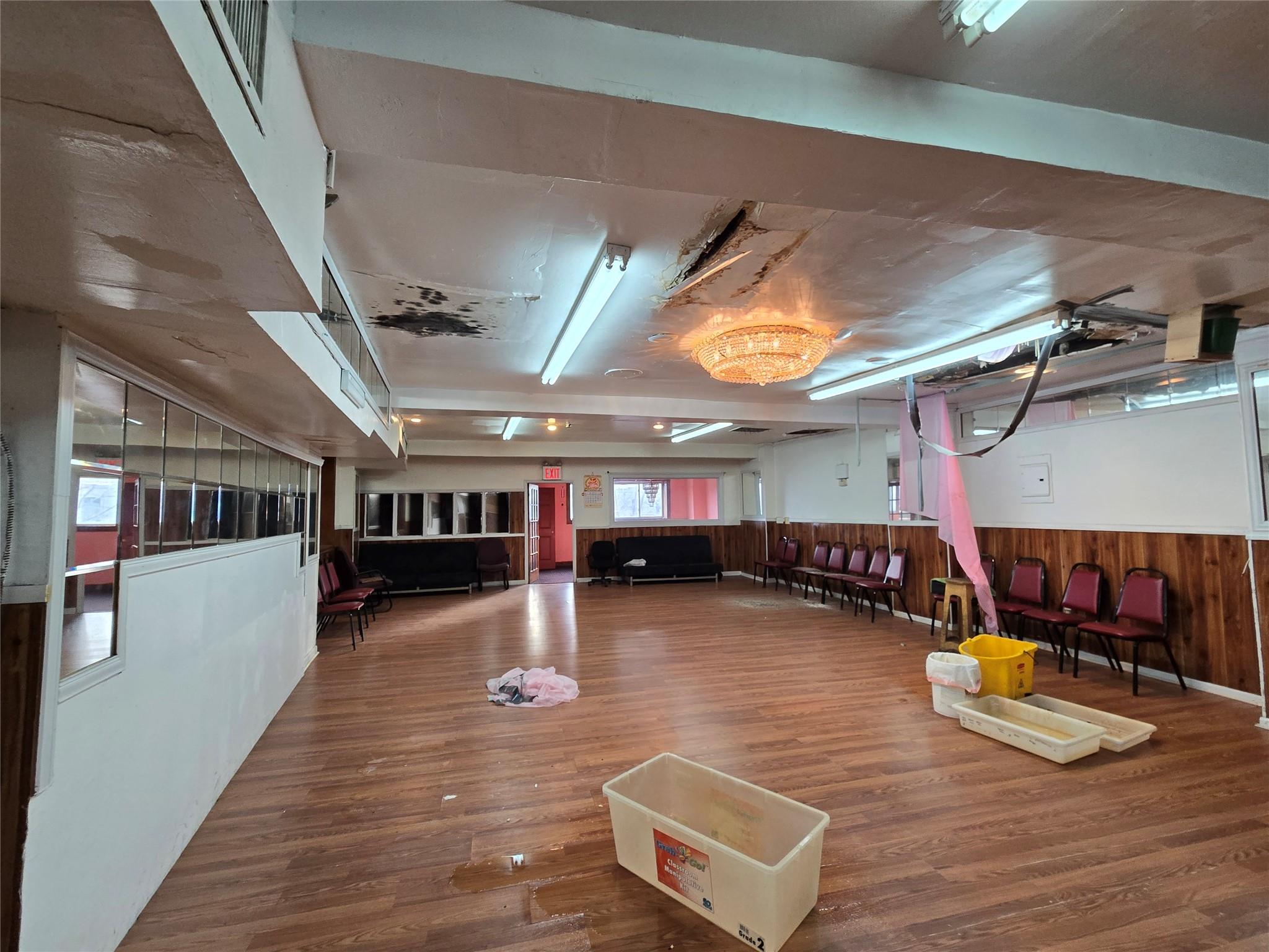 #9 photo, 82-19 Queens Boulevard, クイーンズ区 Elmhurst , NY 11373