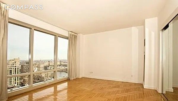 #3 photo, New York City, マンハッタン Midtown East , NY 10017