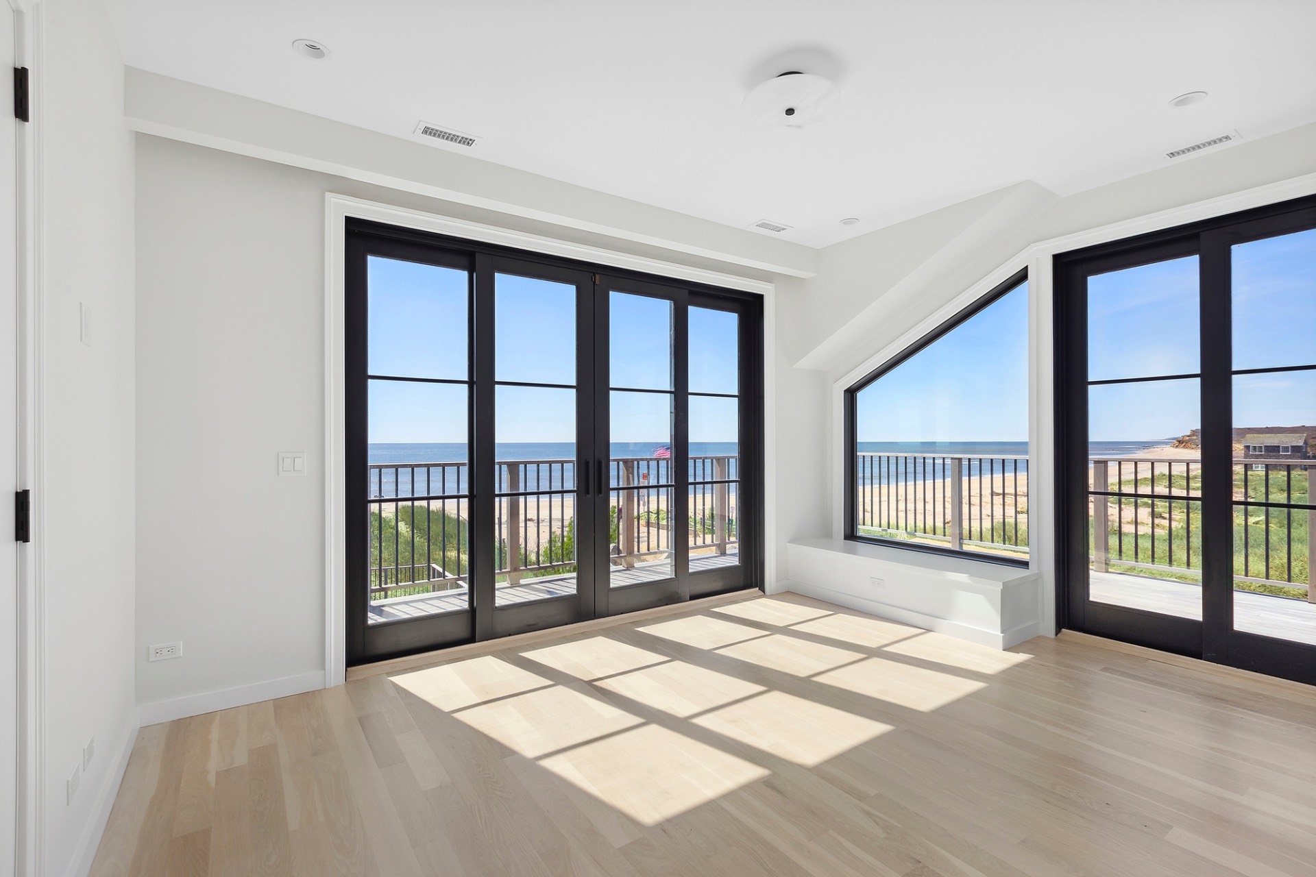 #13 photo, 40 & 42 Deforest Road, サフォーク郡 Montauk , NY 11954