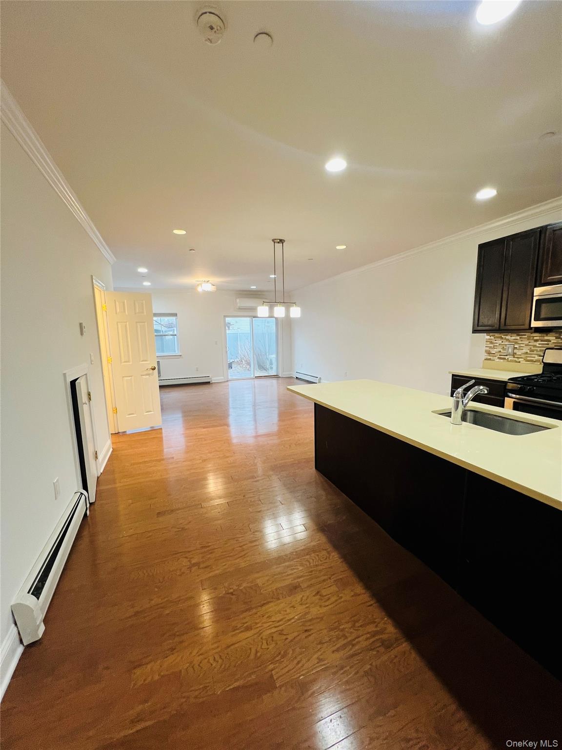 #10 photo, 109 Dolphin Court, Bronx , NY 10473