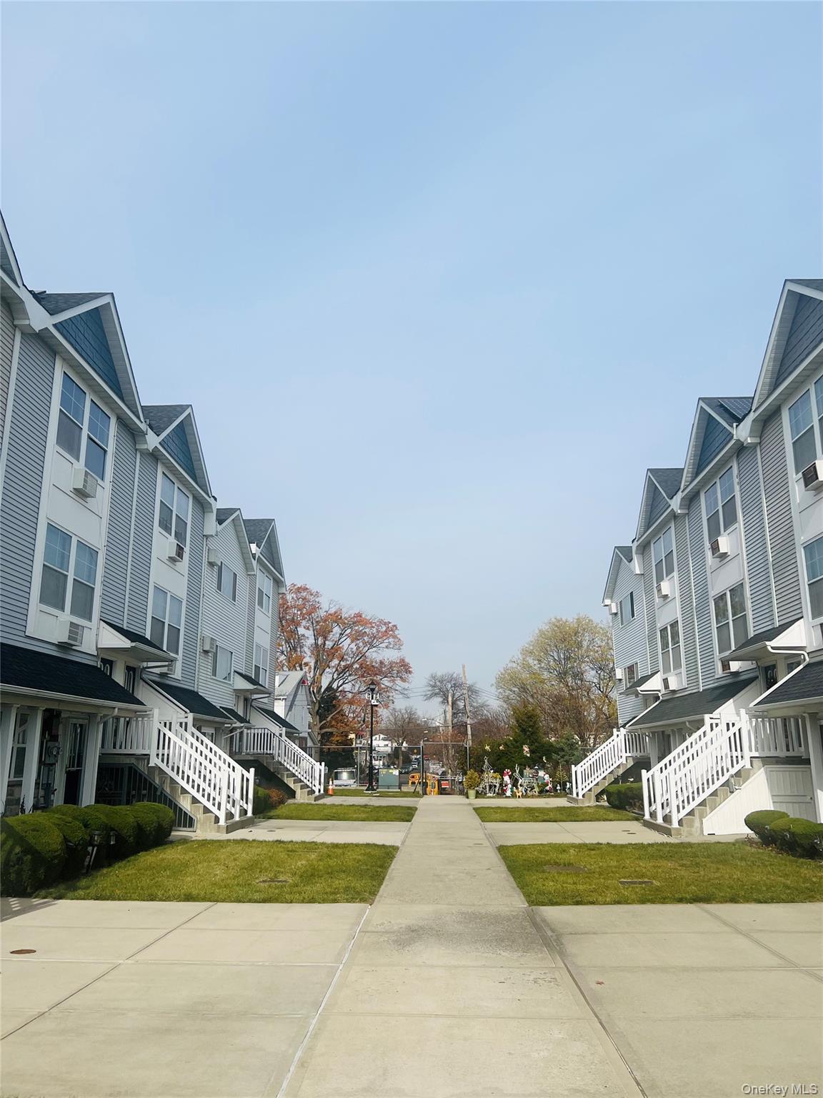 #4 photo, 109 Dolphin Court, Bronx , NY 10473