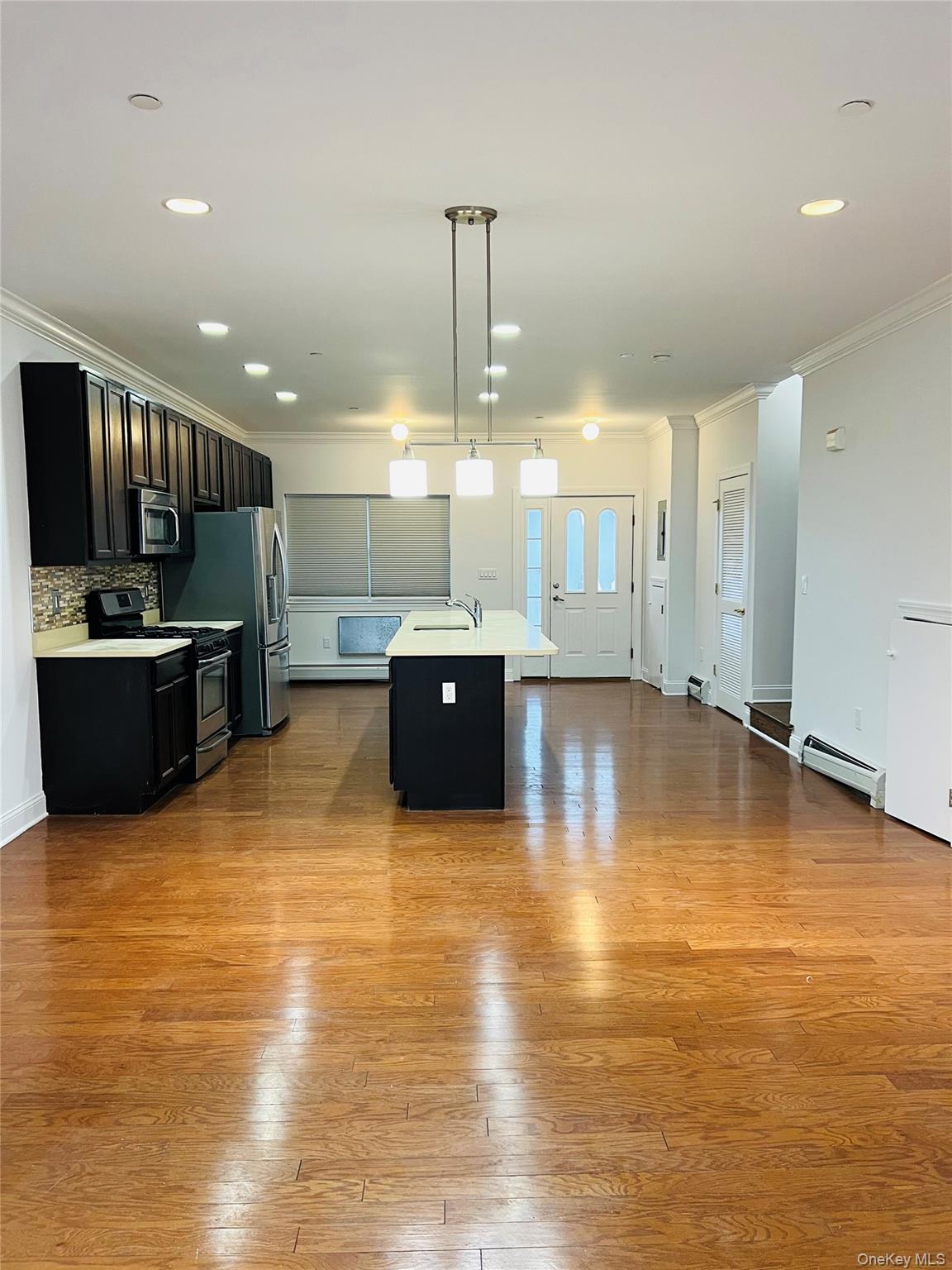 #8 photo, 109 Dolphin Court, Bronx , NY 10473