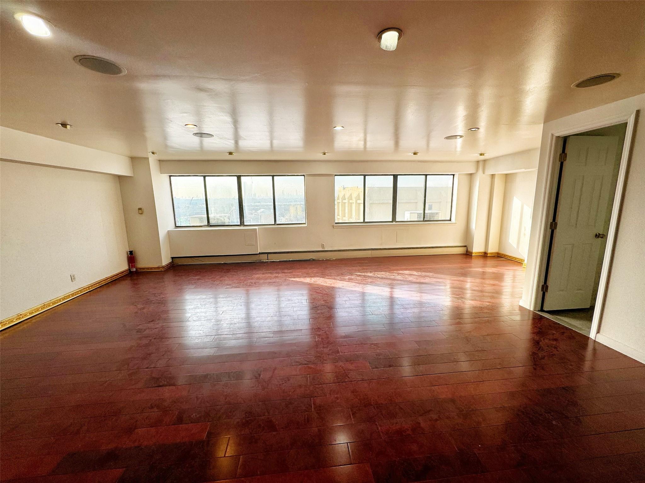 #2 photo, 33-70 Prince Street, クイーンズ区 Flushing , NY 11354