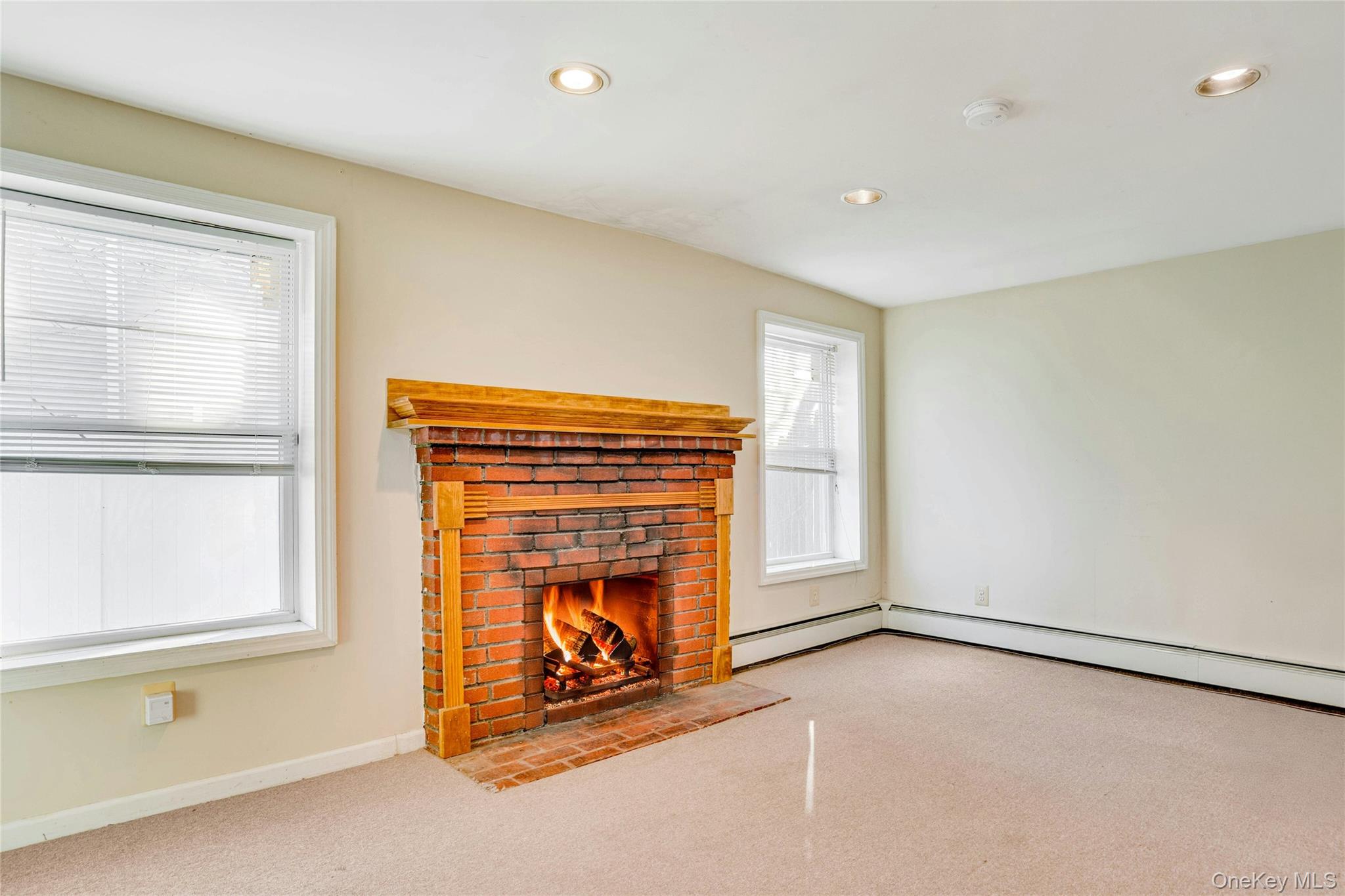 #7 photo, 669 East Drive, Lindenhurst , NY 11757