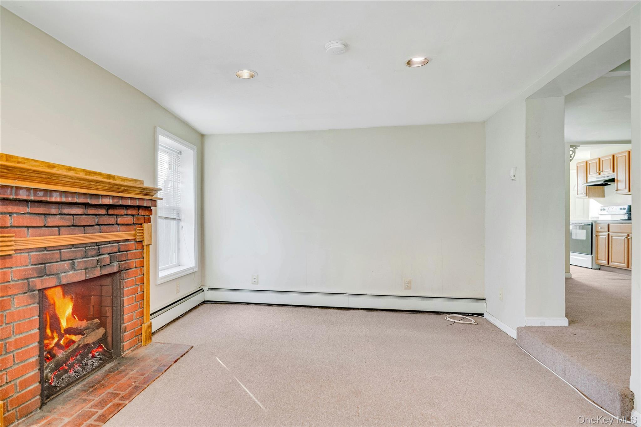 #8 photo, 669 East Drive, Lindenhurst , NY 11757