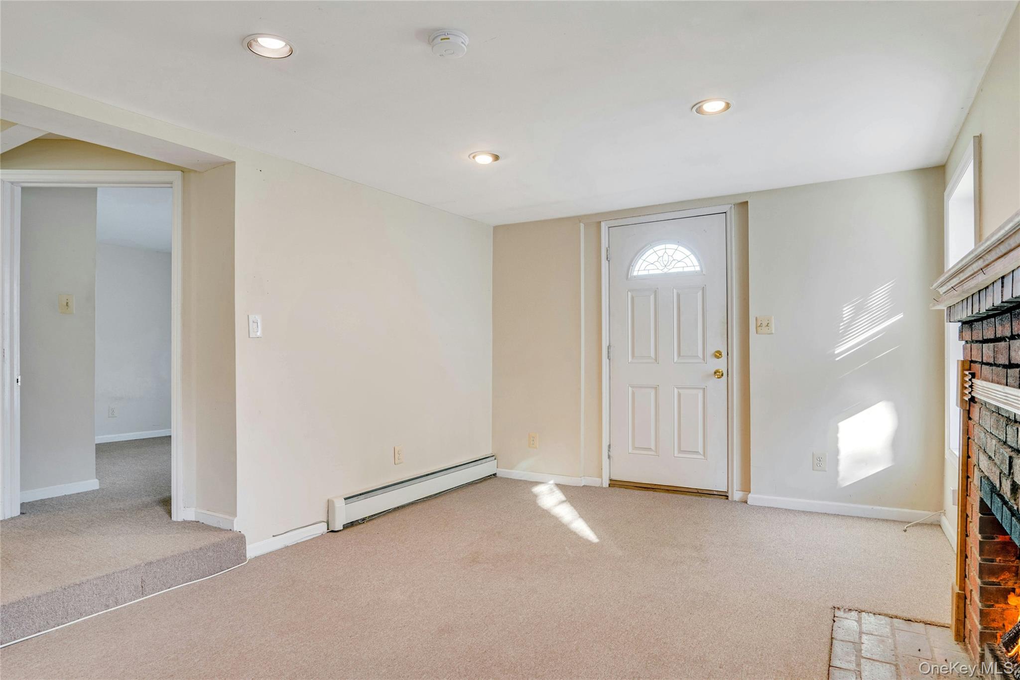 #9 photo, 669 East Drive, Lindenhurst , NY 11757