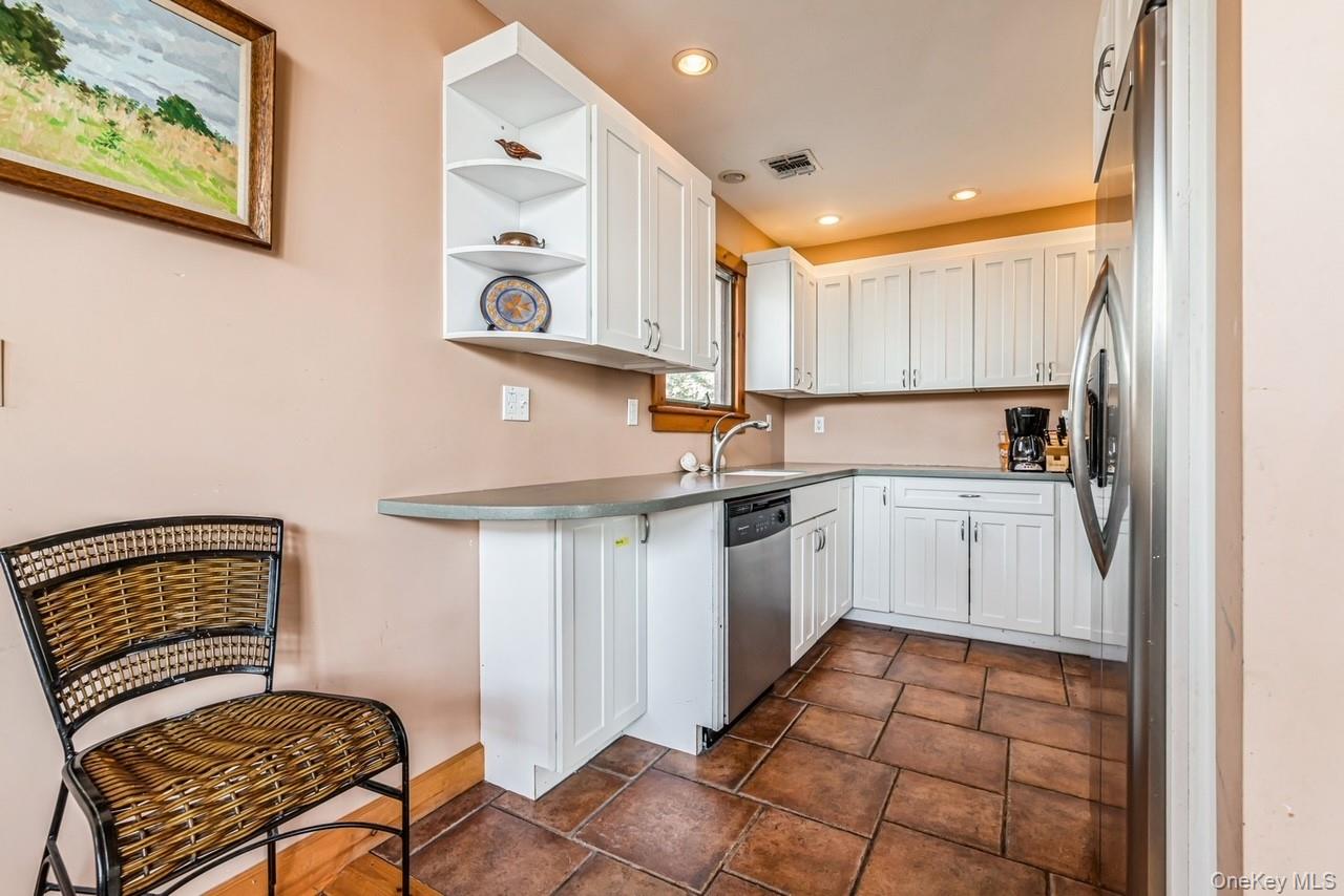 #17 photo, 292 Little Fresh Pond Road, Southampton , NY 11968