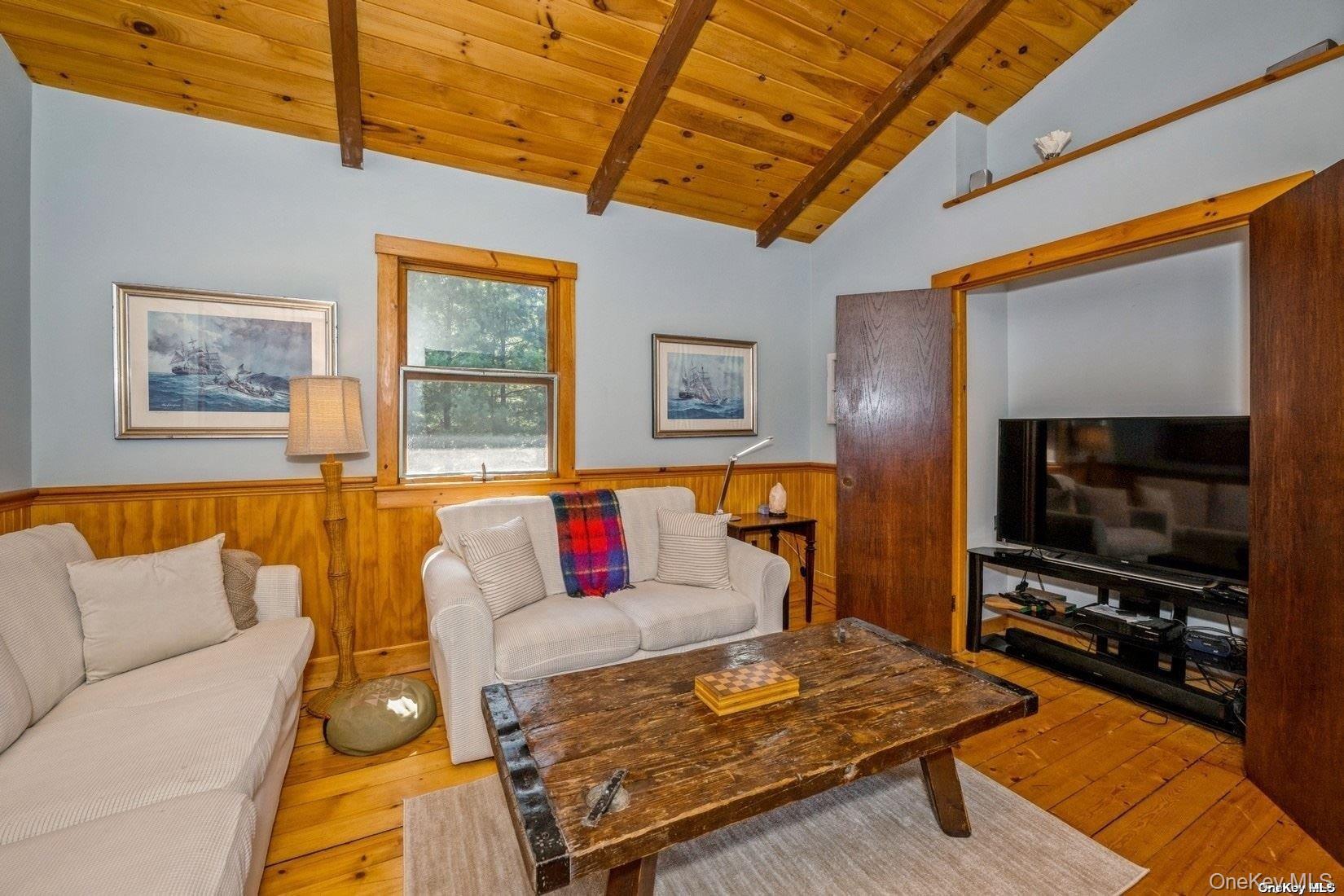 #20 photo, 292 Little Fresh Pond Road, Southampton , NY 11968