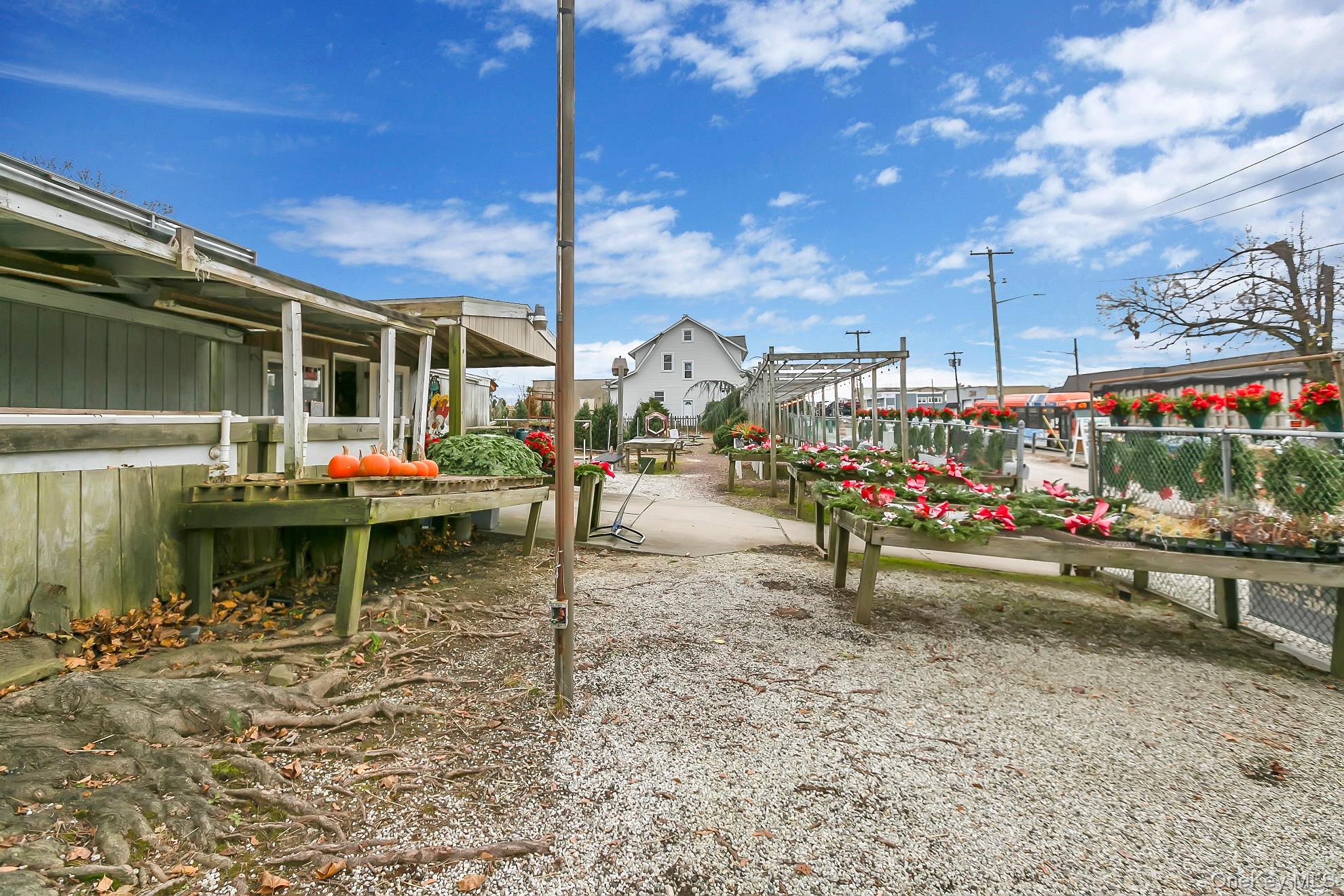 #7 photo, 42 Hempstead Turnpike, ナッソー郡 Farmingdale , NY 11735