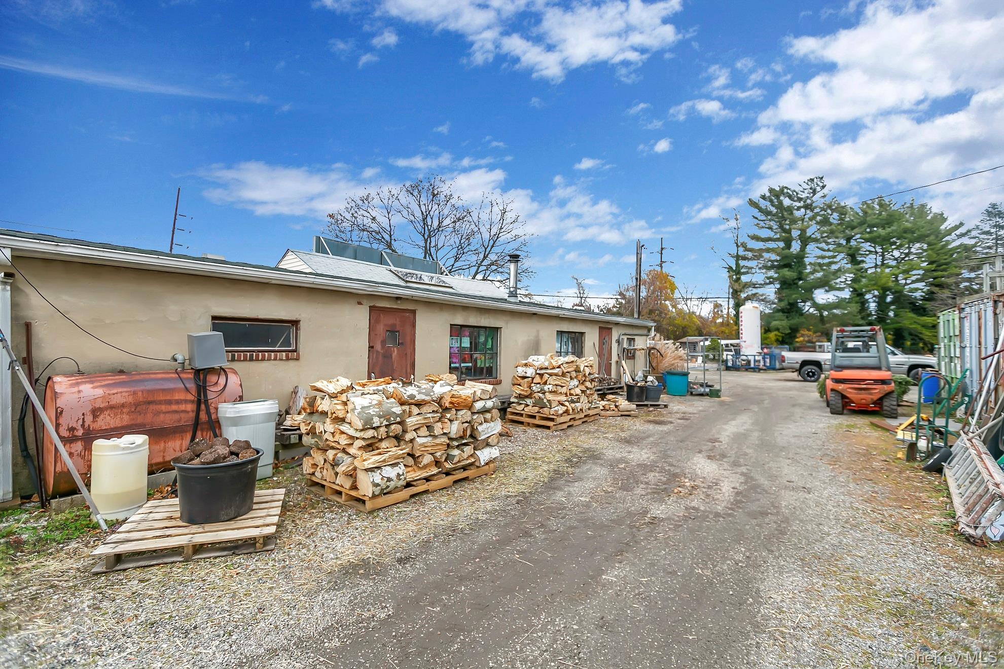 #8 photo, 42 Hempstead Turnpike, ナッソー郡 Farmingdale , NY 11735