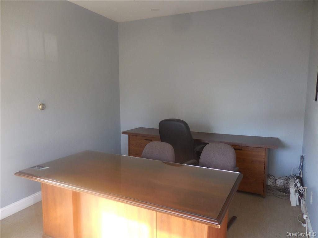 #17 photo, 2899 US Route 9w, New Windsor , NY 12553