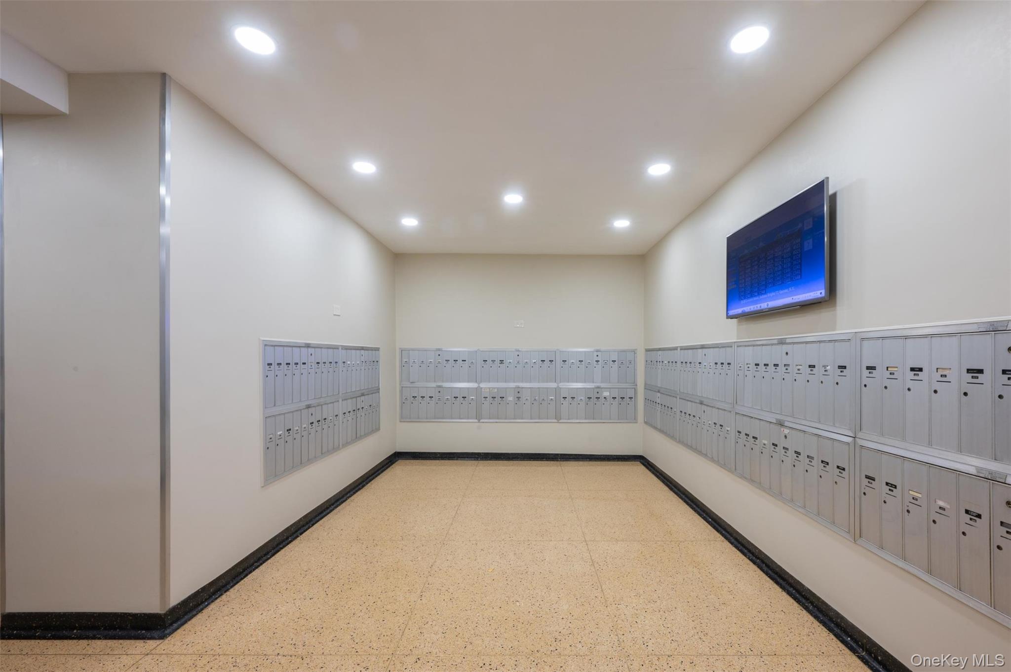 #10 photo, 35-20 Leverich Street, クイーンズ区 Jackson Heights , NY 11372