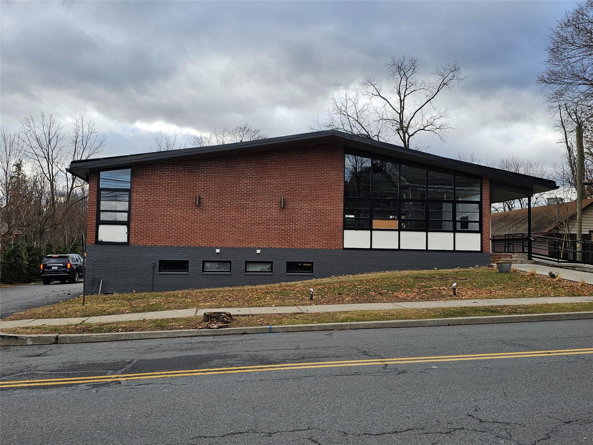 #5 photo, 23 West Street, Warwick , NY 10990