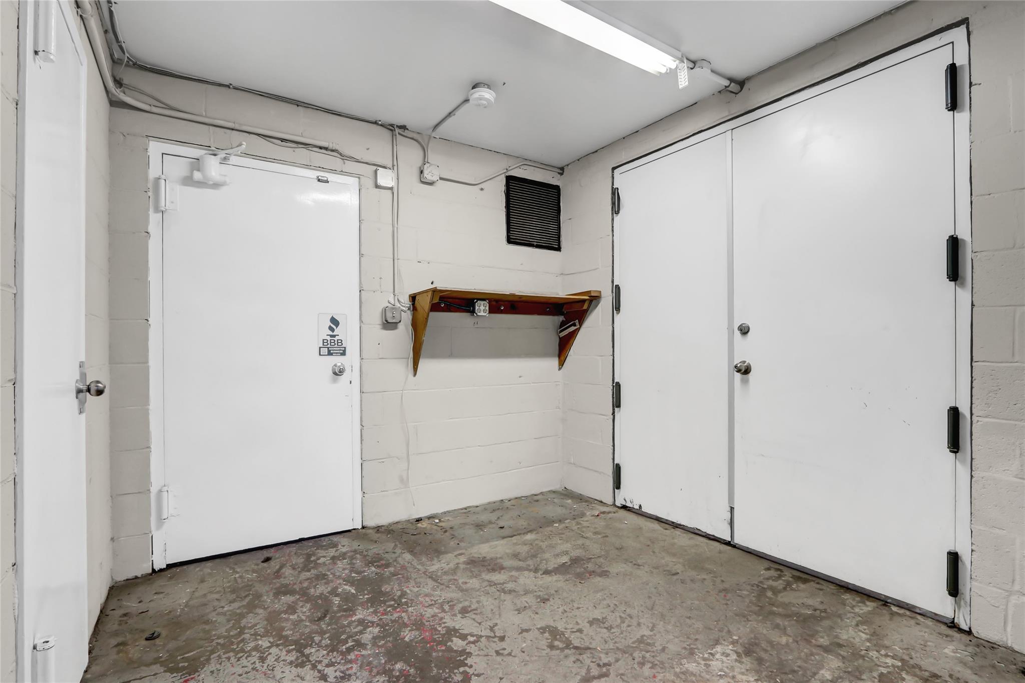 #11 photo, 31 Central Drive, サフォーク郡 Farmingdale , NY 11735