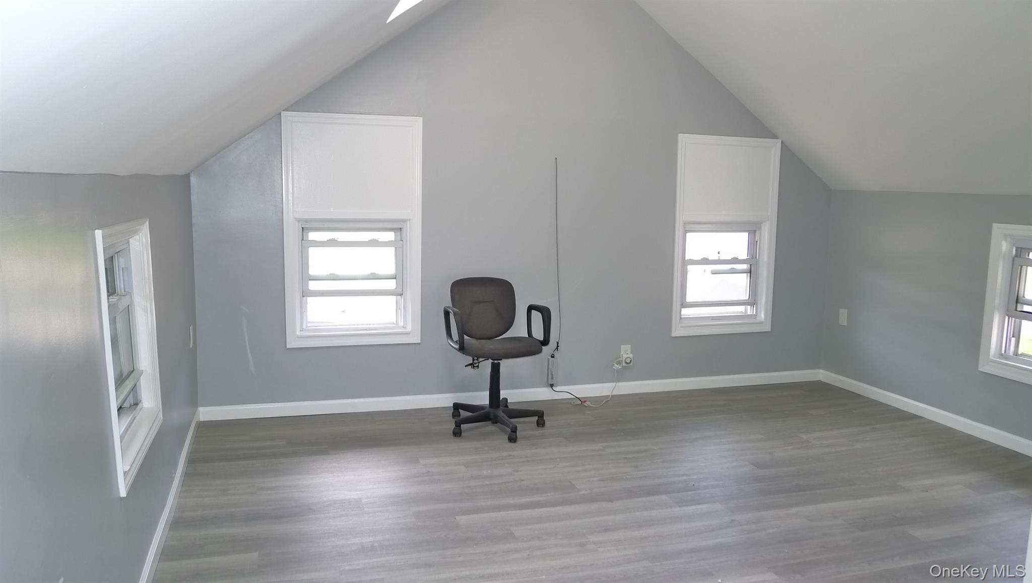 #10 photo, 697 Central Park Avenue, Scarsdale , NY 10583