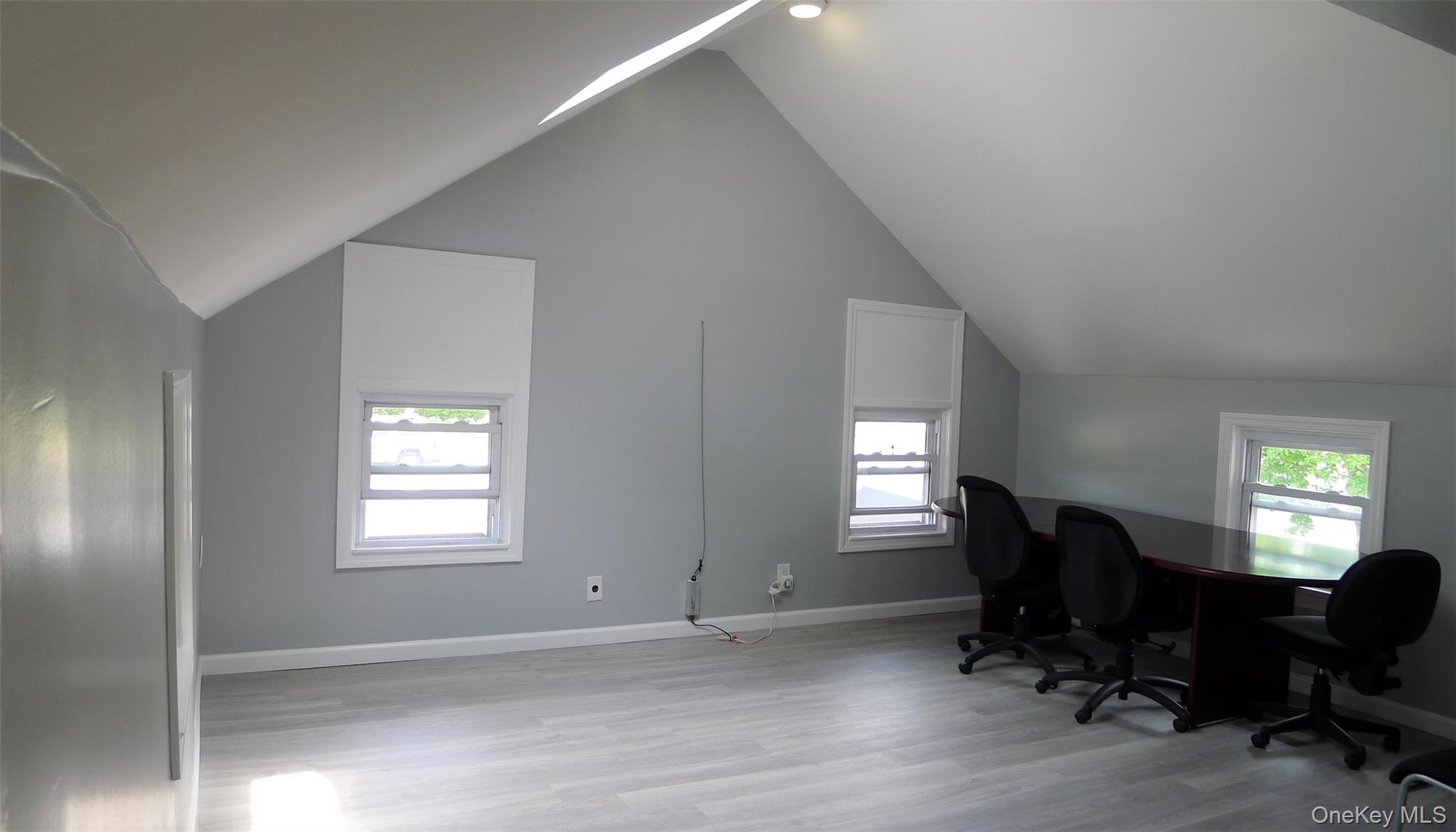 #11 photo, 697 Central Park Avenue, Scarsdale , NY 10583