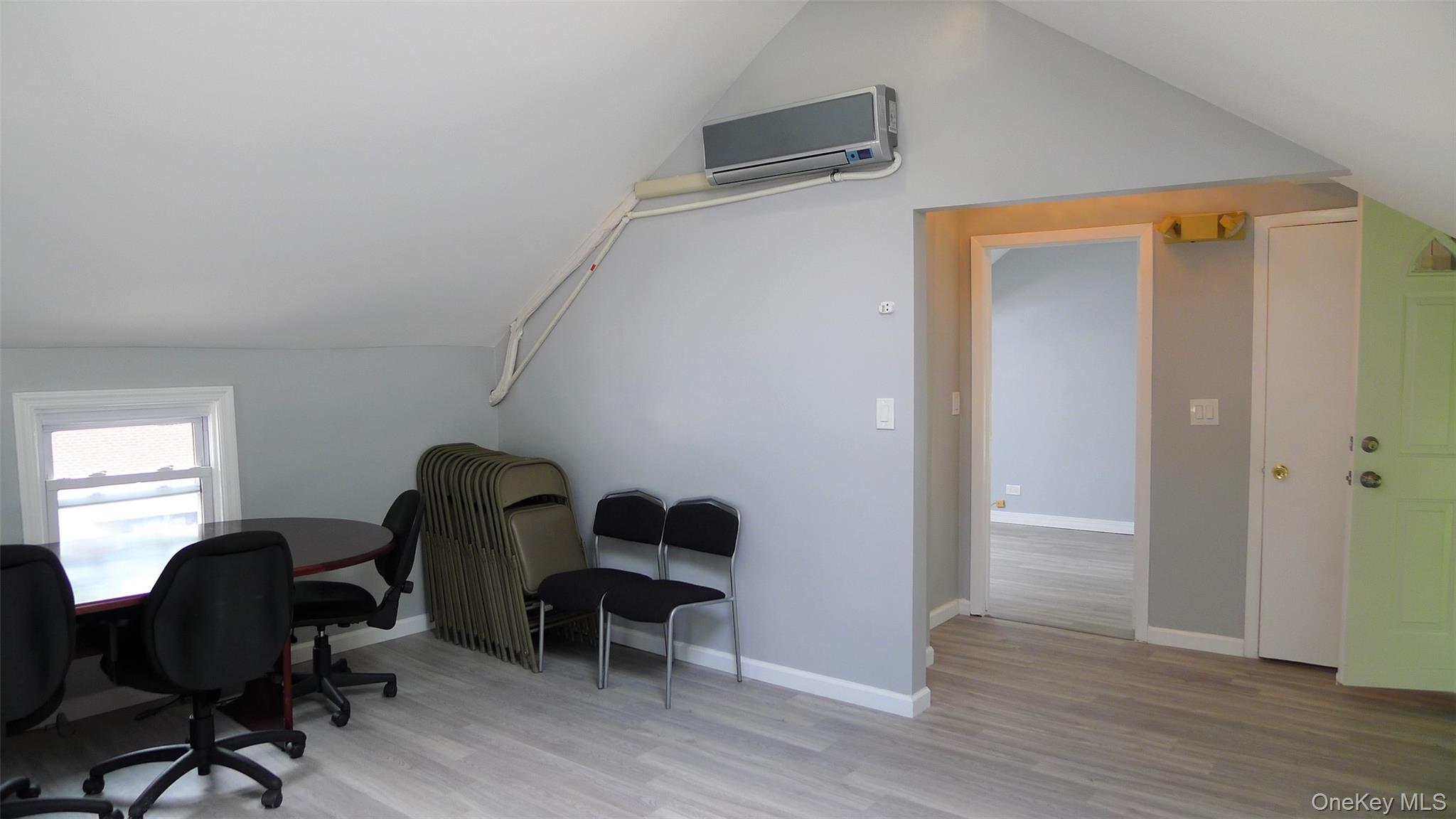 #3 photo, 697 Central Park Avenue, Scarsdale , NY 10583