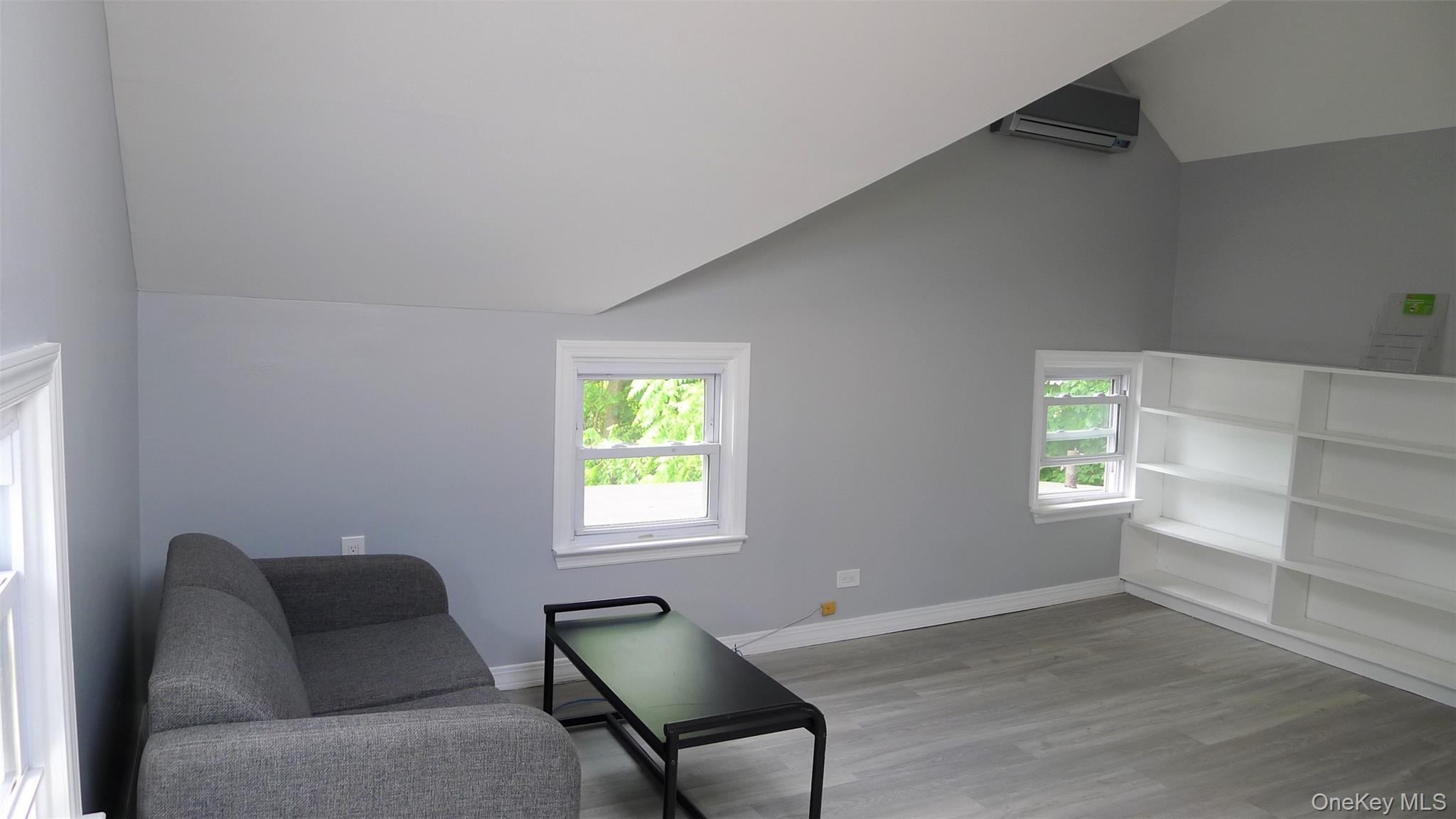 #7 photo, 697 Central Park Avenue, Scarsdale , NY 10583