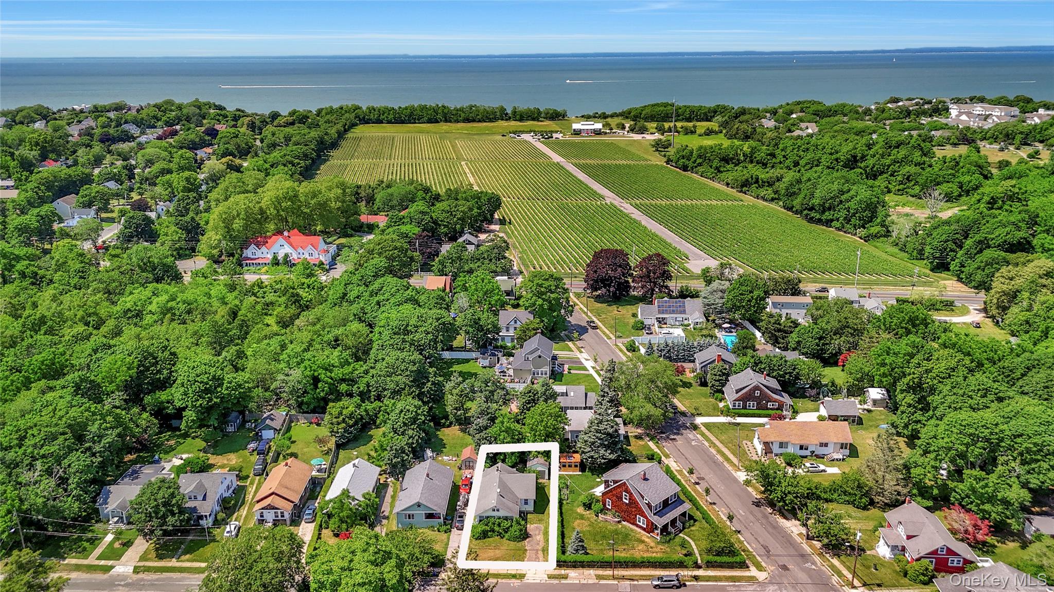 #4 photo, 208 aka 685 Knapp PLace, サフォーク郡 Greenport , NY 11944