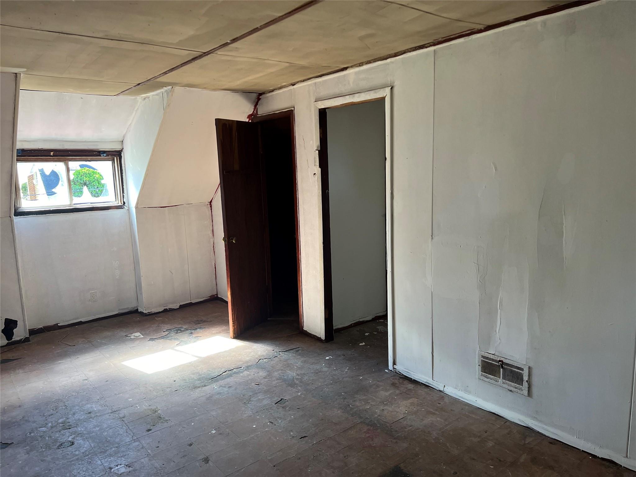 #9 photo, 23 Satinwood Street, サフォーク郡 Central Islip , NY 11722