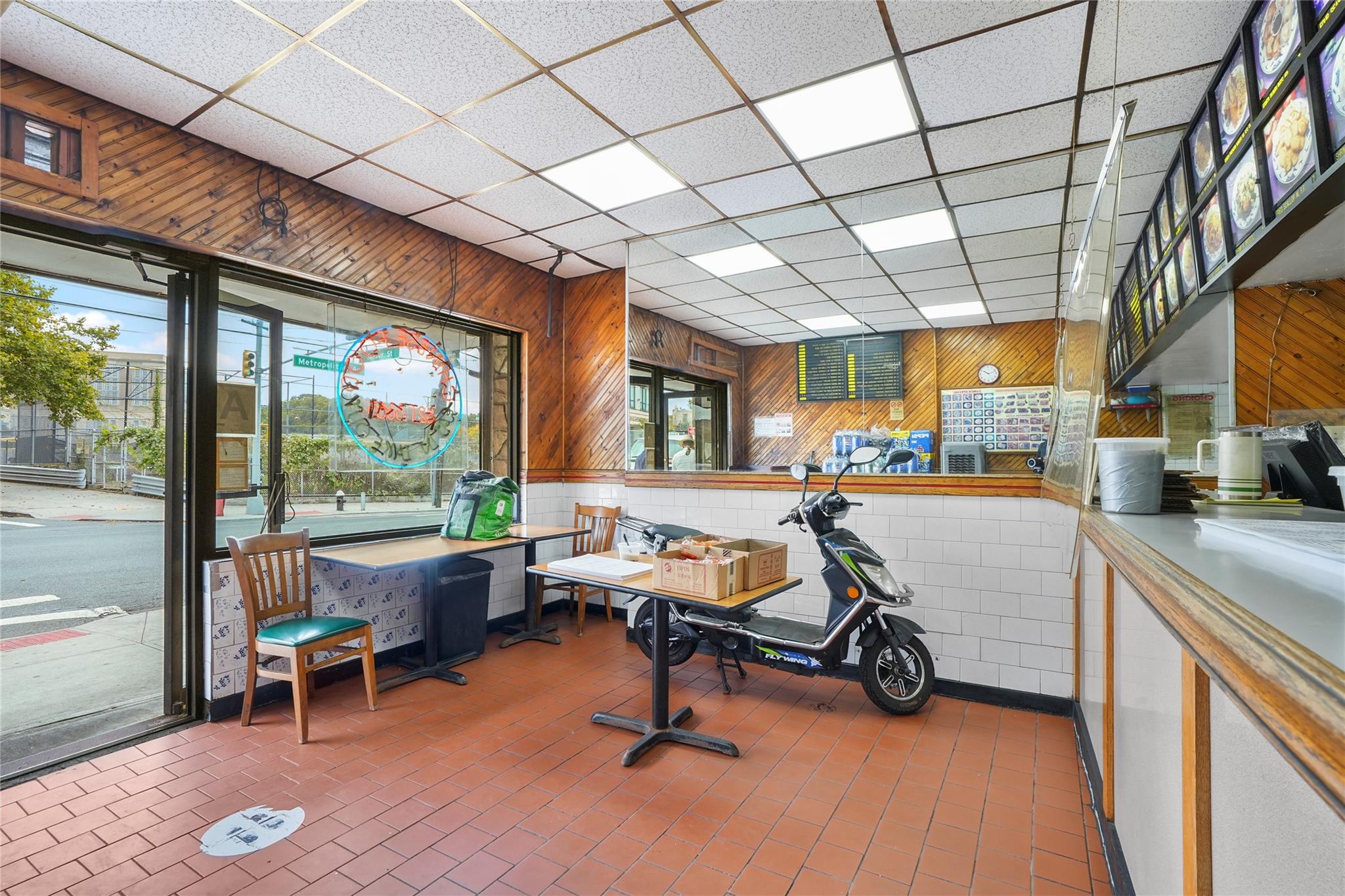 #13 photo, 55-01 Metropolitan, কুইন্‌স Ridgewood , NY 11385