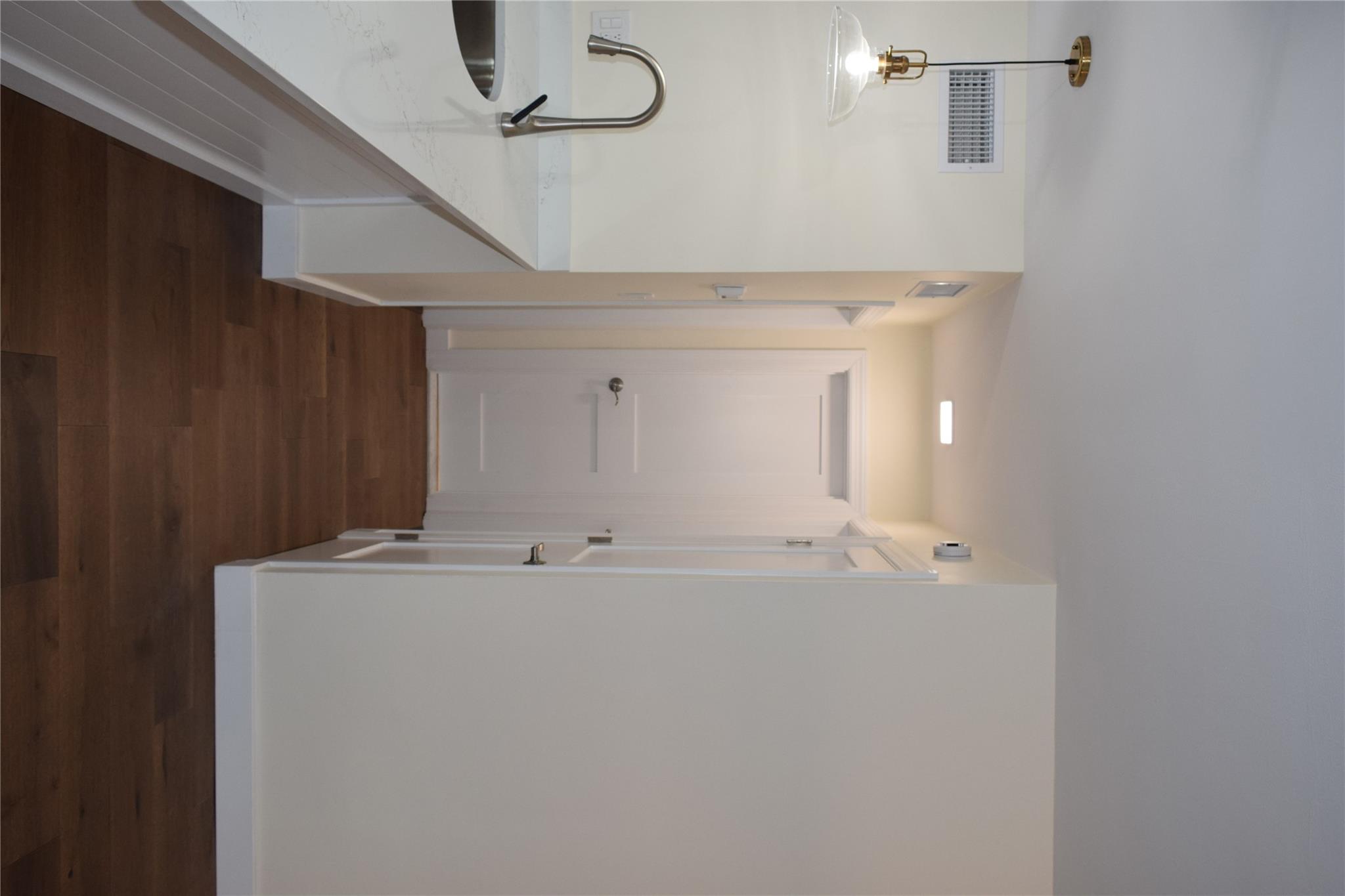 #13 photo, 36 Woolsey Avenue, नासाउ काउंटी Glen Cove , NY 11542