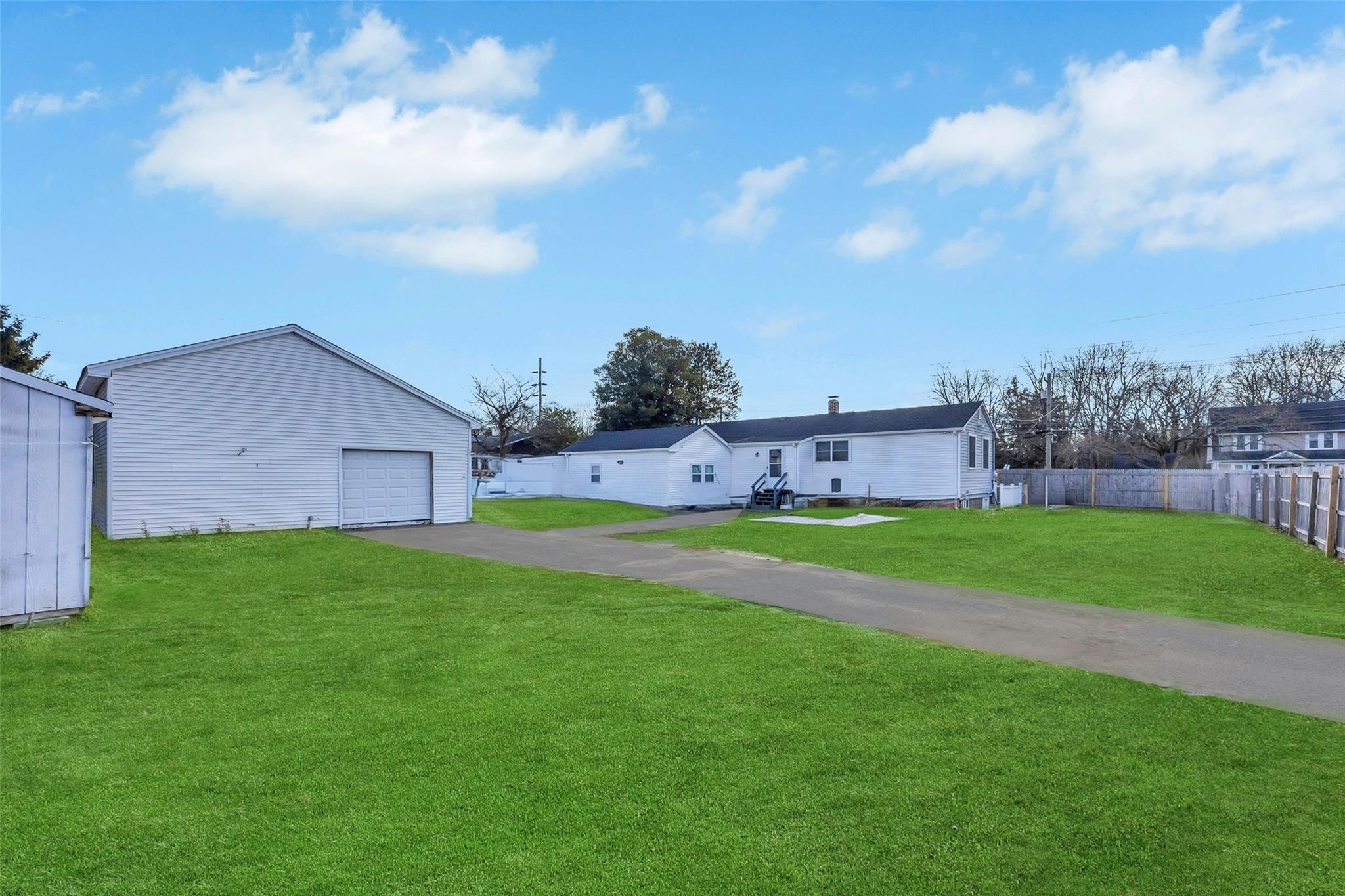 #9 photo, 209 Jamaica Avenue, מחוז סאפוק Medford , NY 11763