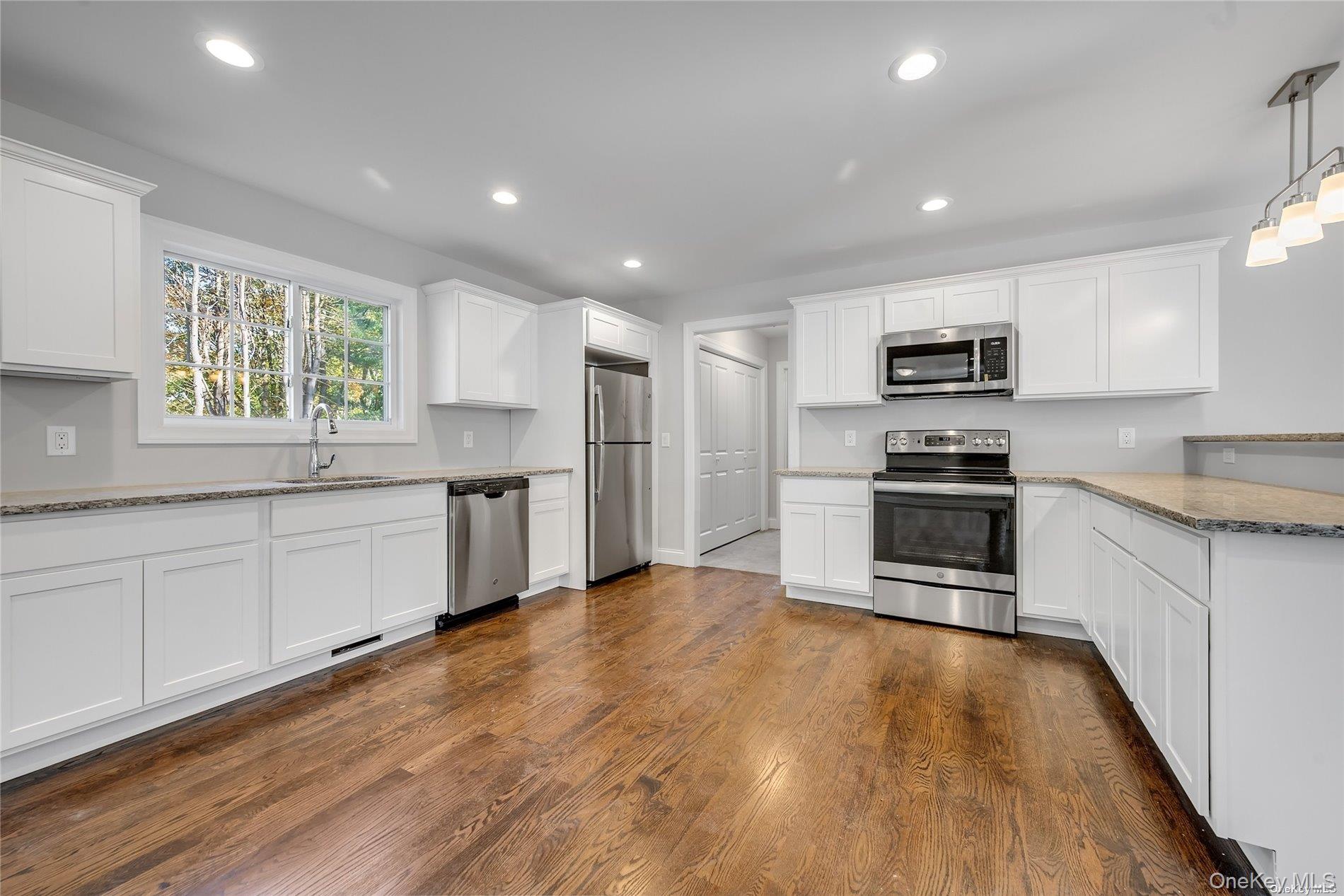 #12 photo, 37 Lot 2 locust Avenue, サフォーク郡 Medford , NY 11763