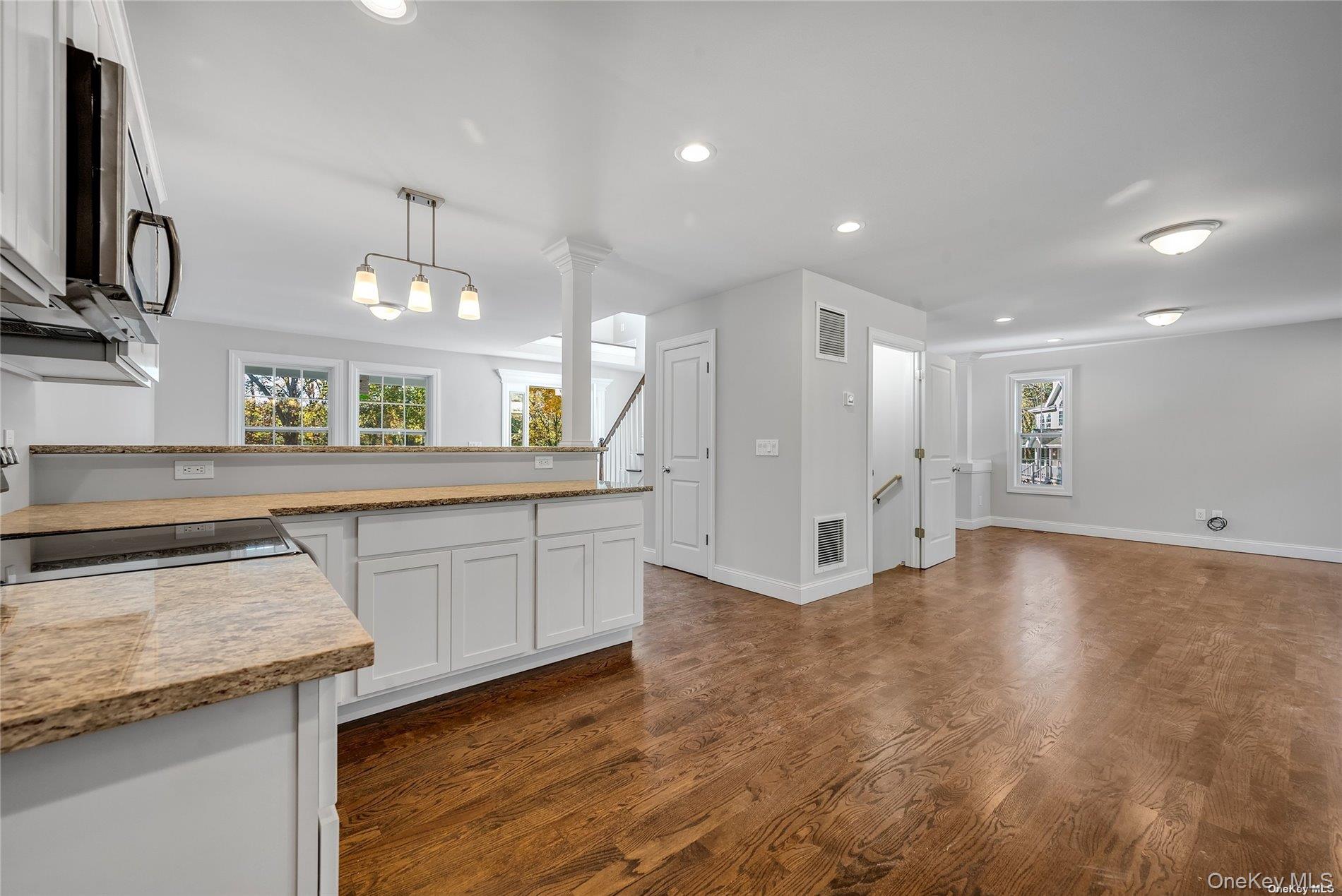 #13 photo, 37 Lot 2 locust Avenue, サフォーク郡 Medford , NY 11763