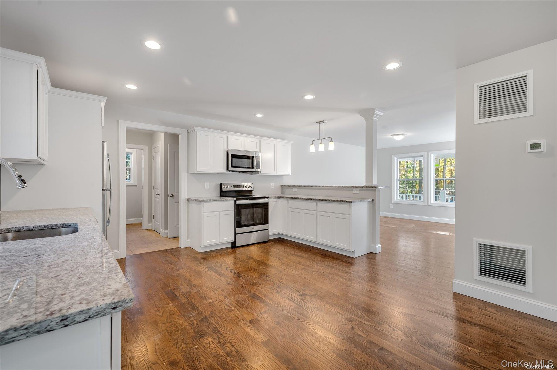 #4 photo, 37 Lot 2 locust Avenue, サフォーク郡 Medford , NY 11763