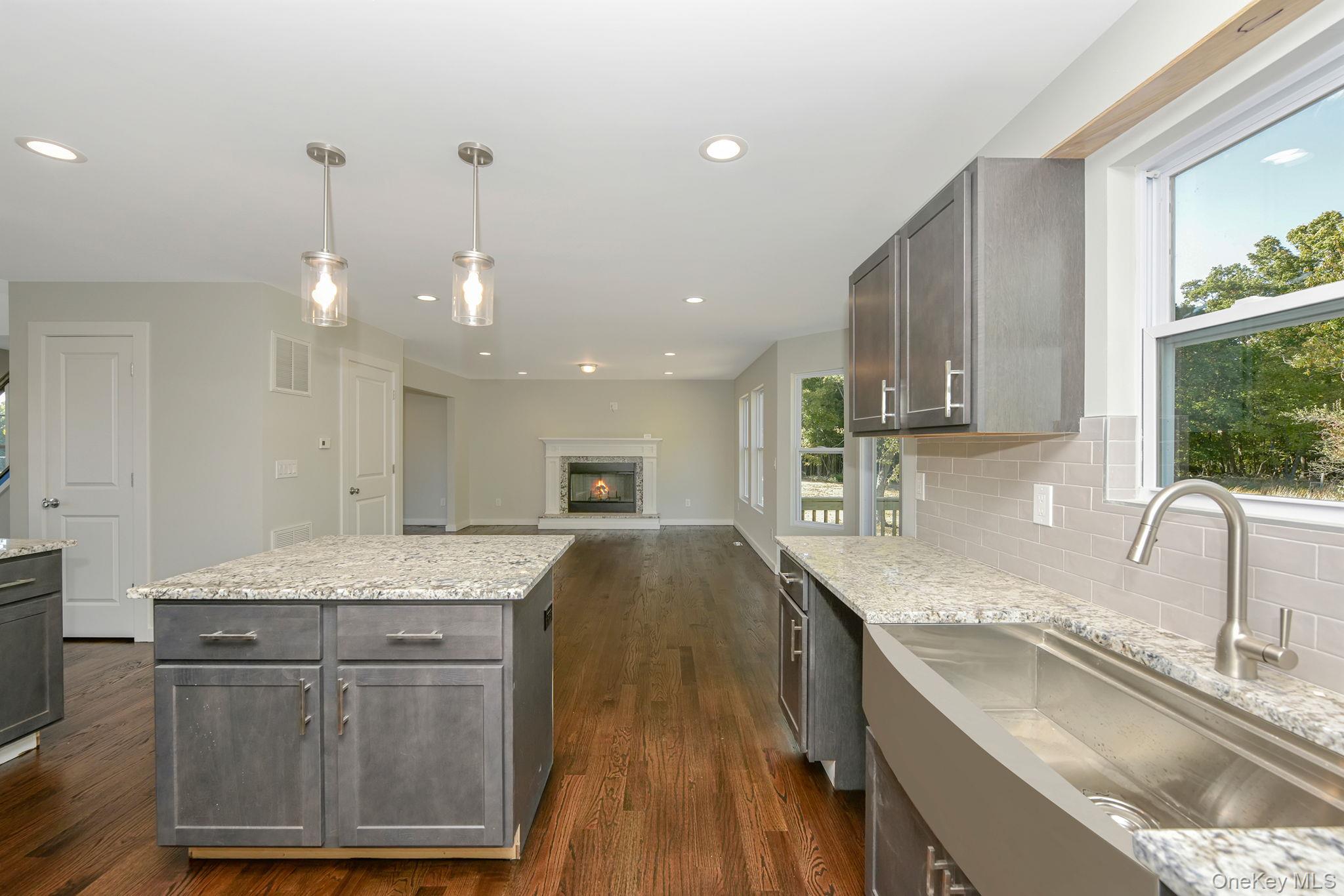 #8 photo, 37 Lot 2 locust Avenue, サフォーク郡 Medford , NY 11763