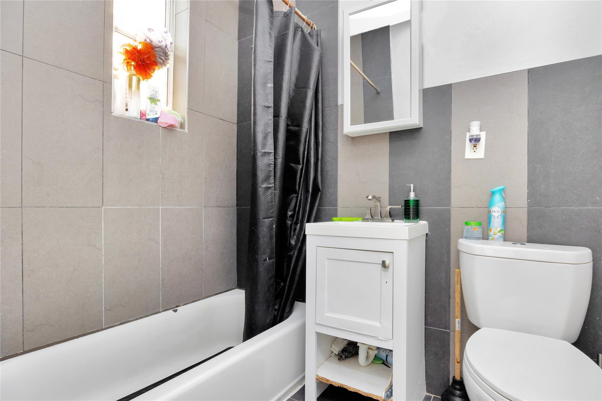 #13 photo, 14-26 30 Drive, クイーンズ区 Astoria , NY 11102