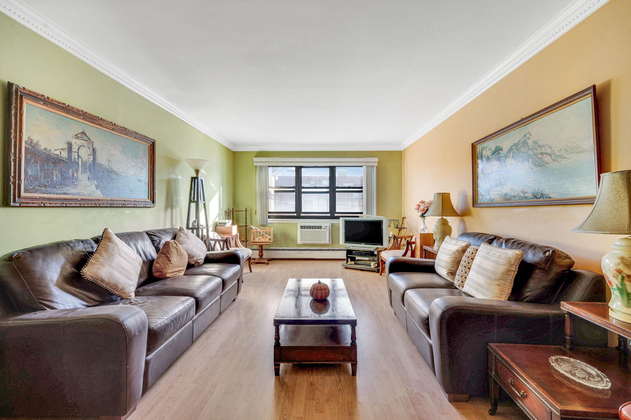 #4 photo, 99-11 60th Ave, クイーンズ区 Corona , NY 11368