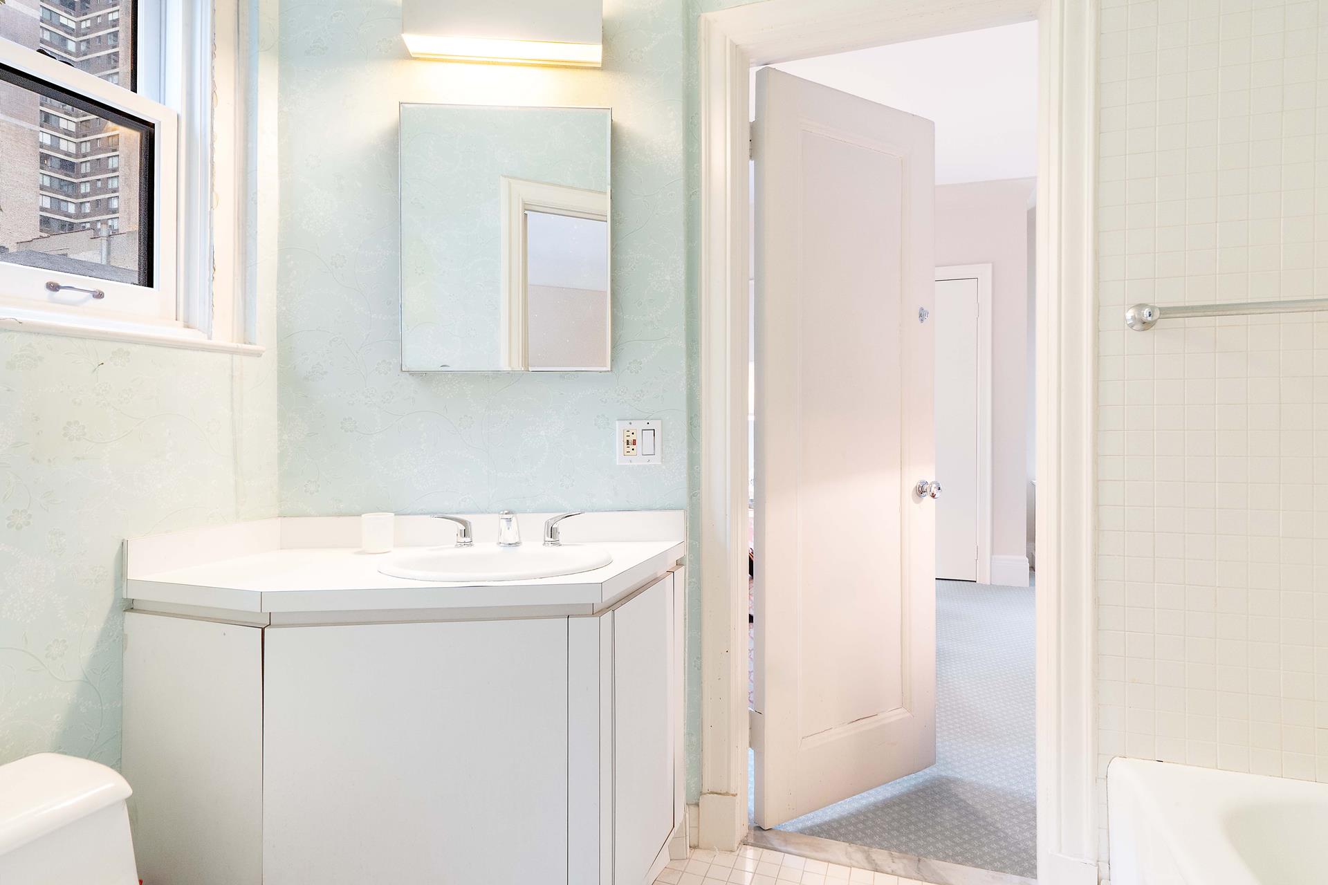 #14 photo, 1075 PARK Avenue, Carnegie Hill , NY 10128