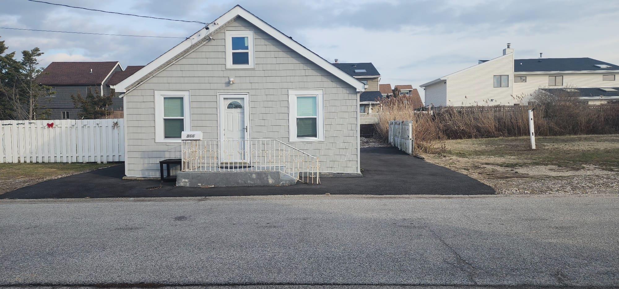 #1 photo, 866 South Bay Street, Lindenhurst , NY 11757