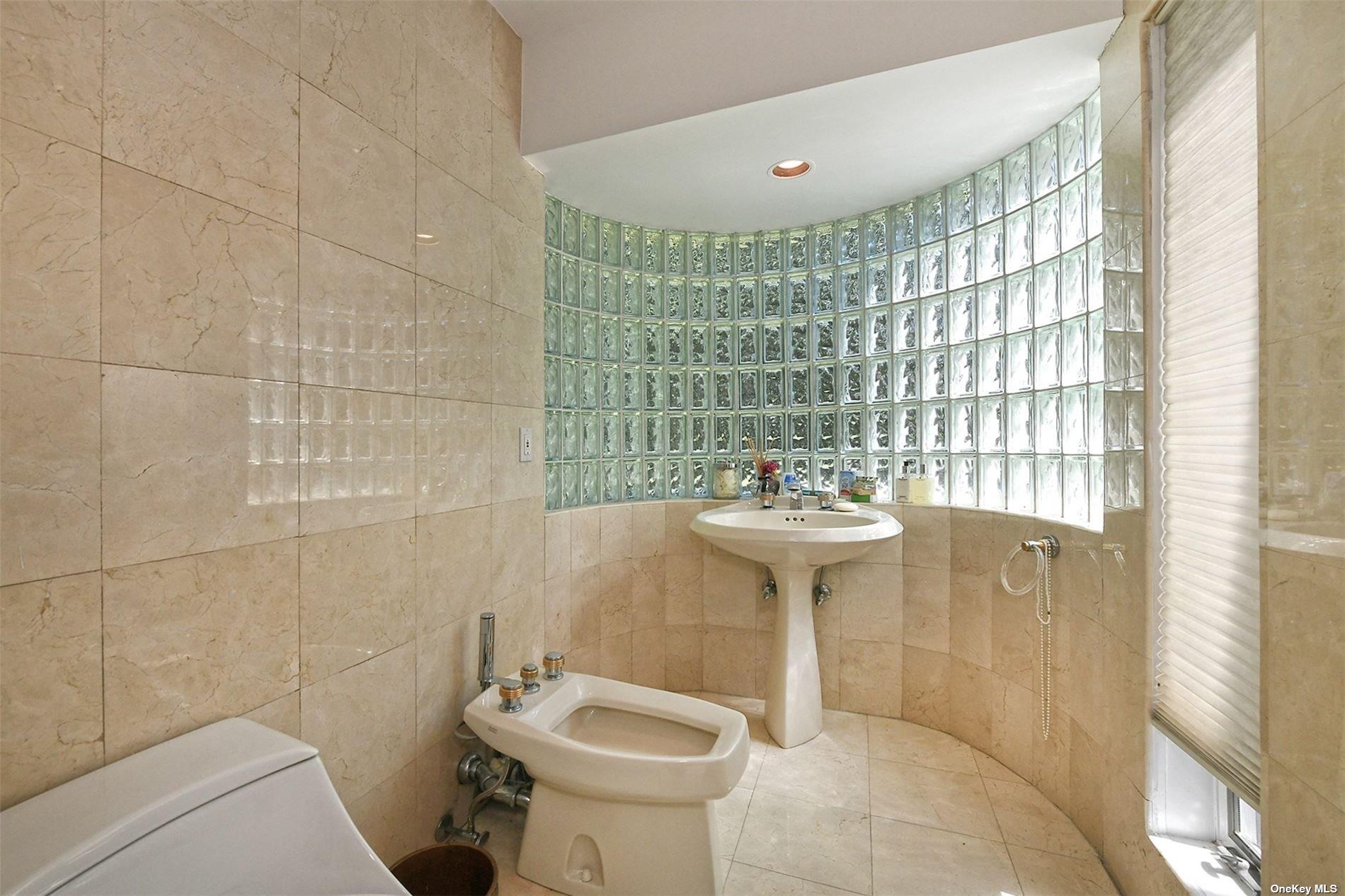 #16 photo, 17 Beaumont Drive, サフォーク郡 Melville , NY 11747