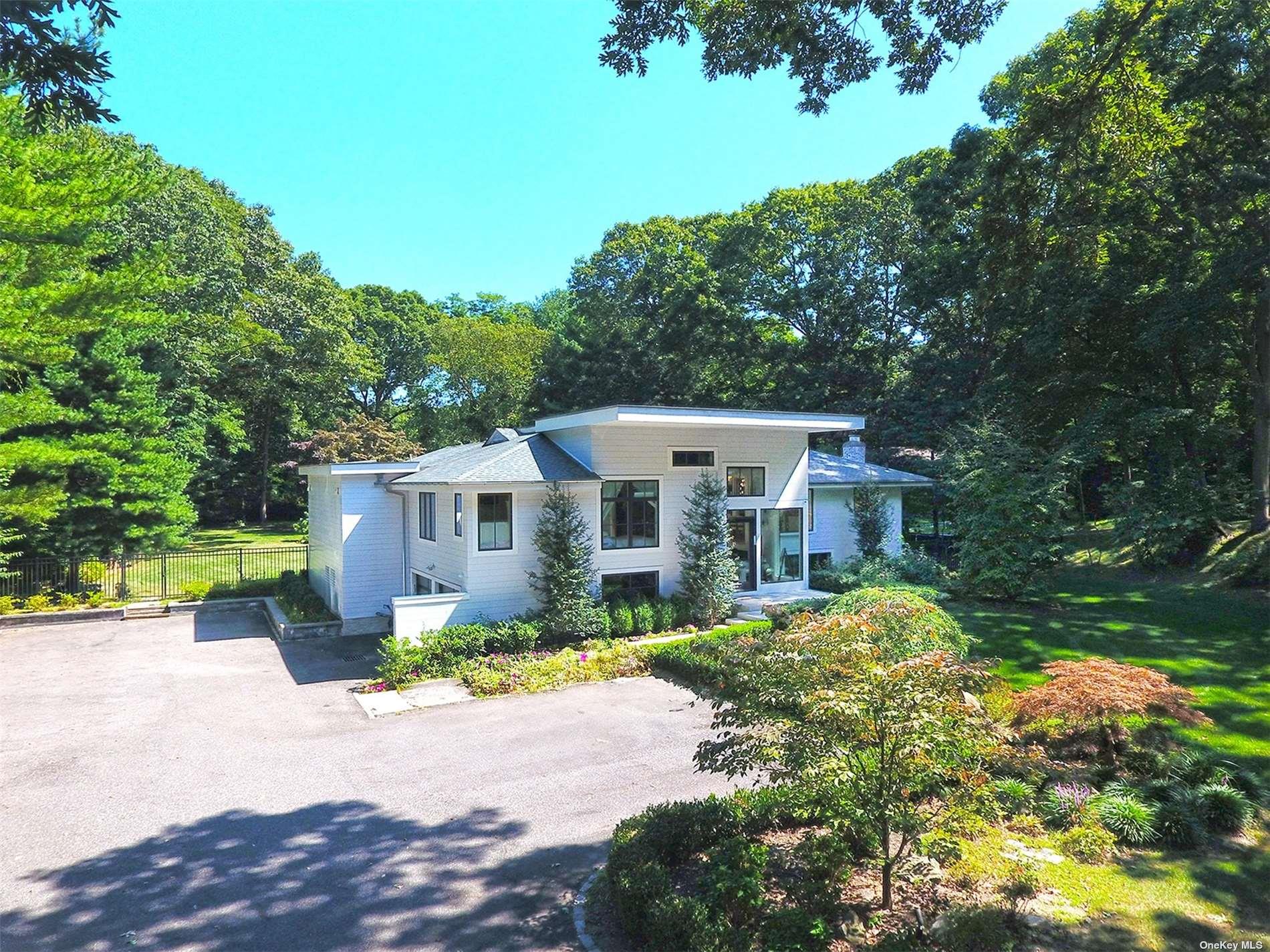 #2 photo, 17 Beaumont Drive, サフォーク郡 Melville , NY 11747