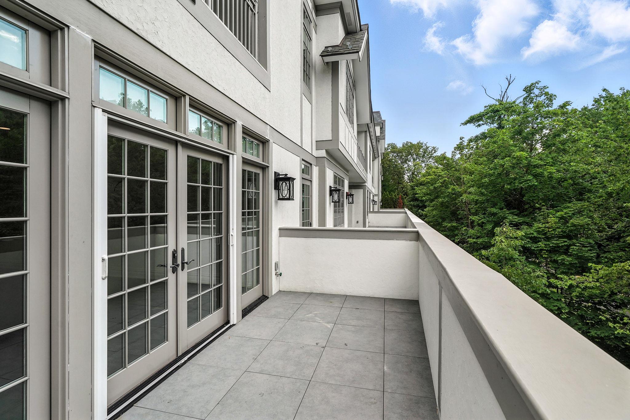 #15 photo, 2 Weaver Street, Scarsdale , NY 10583