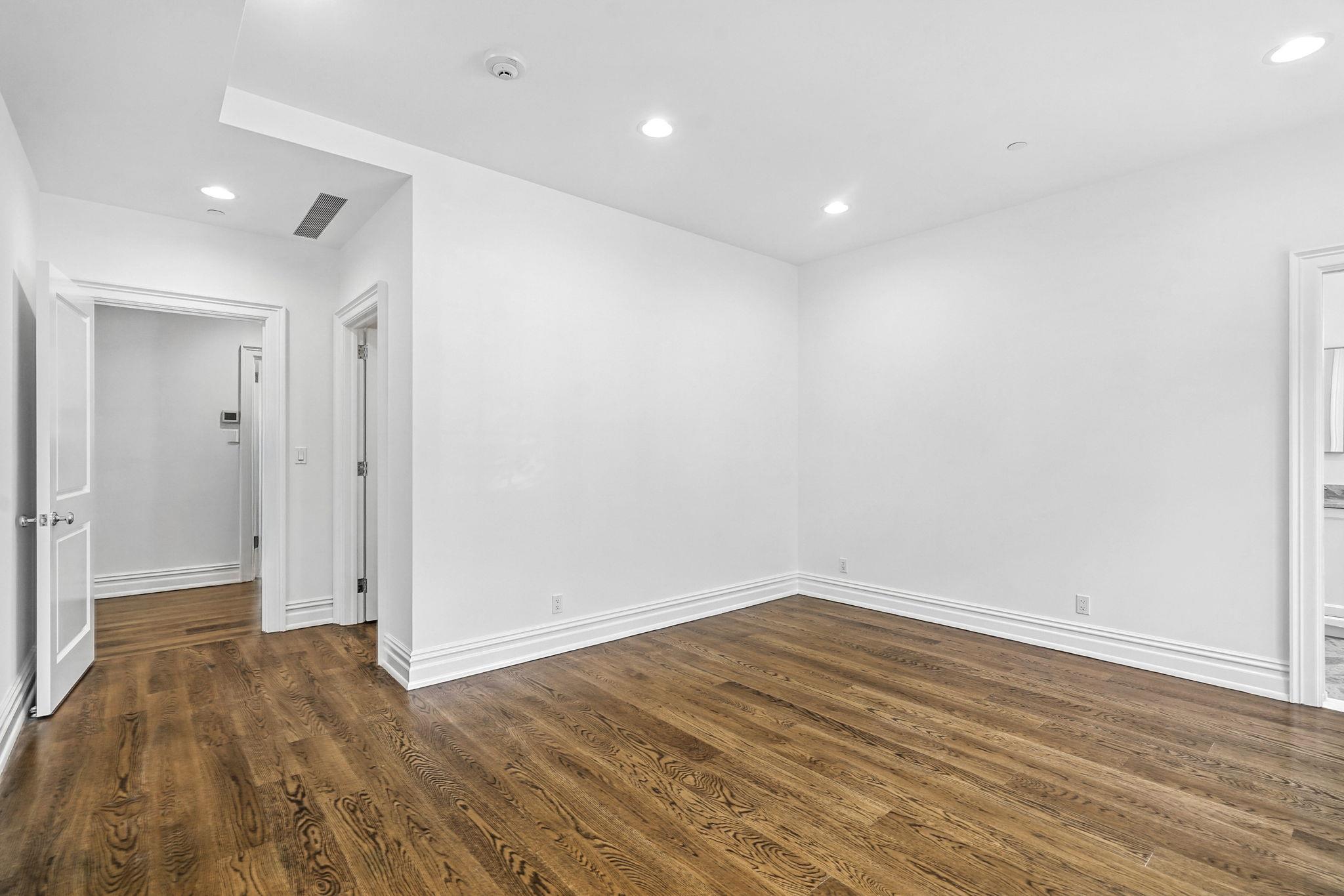 #19 photo, 2 Weaver Street, Scarsdale , NY 10583