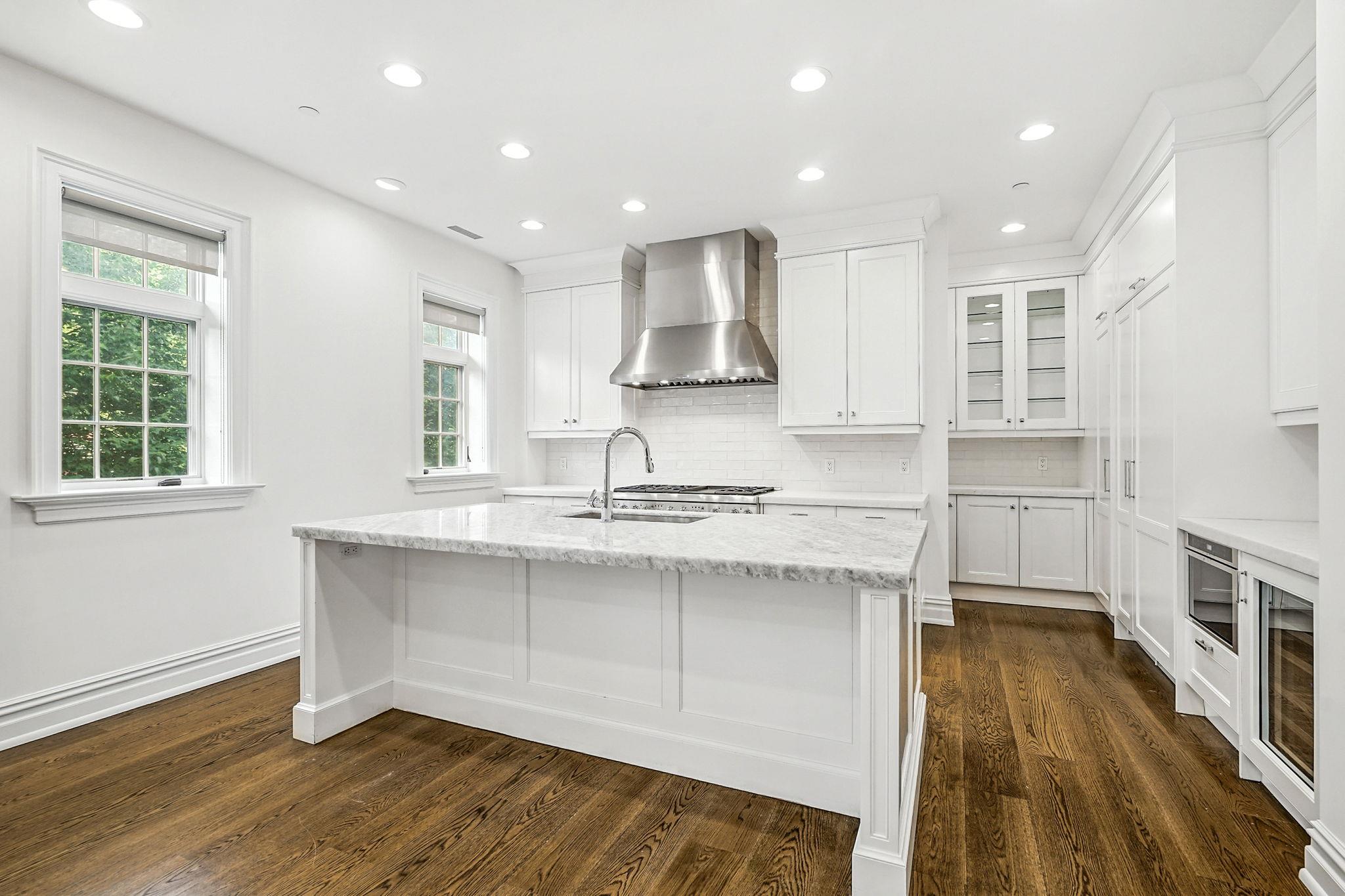 #9 photo, 2 Weaver Street, Scarsdale , NY 10583