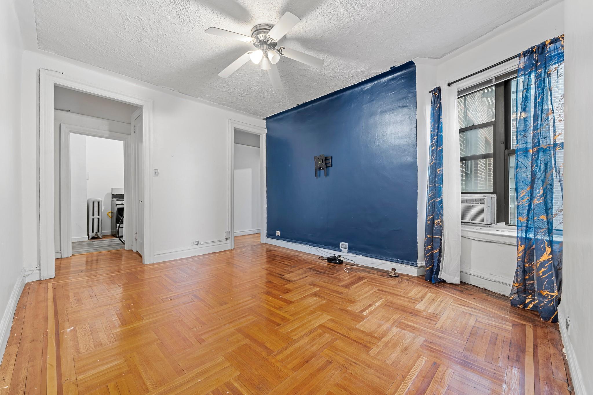 #4 photo, 3279 Hull Avenue, Bronx , NY 10467