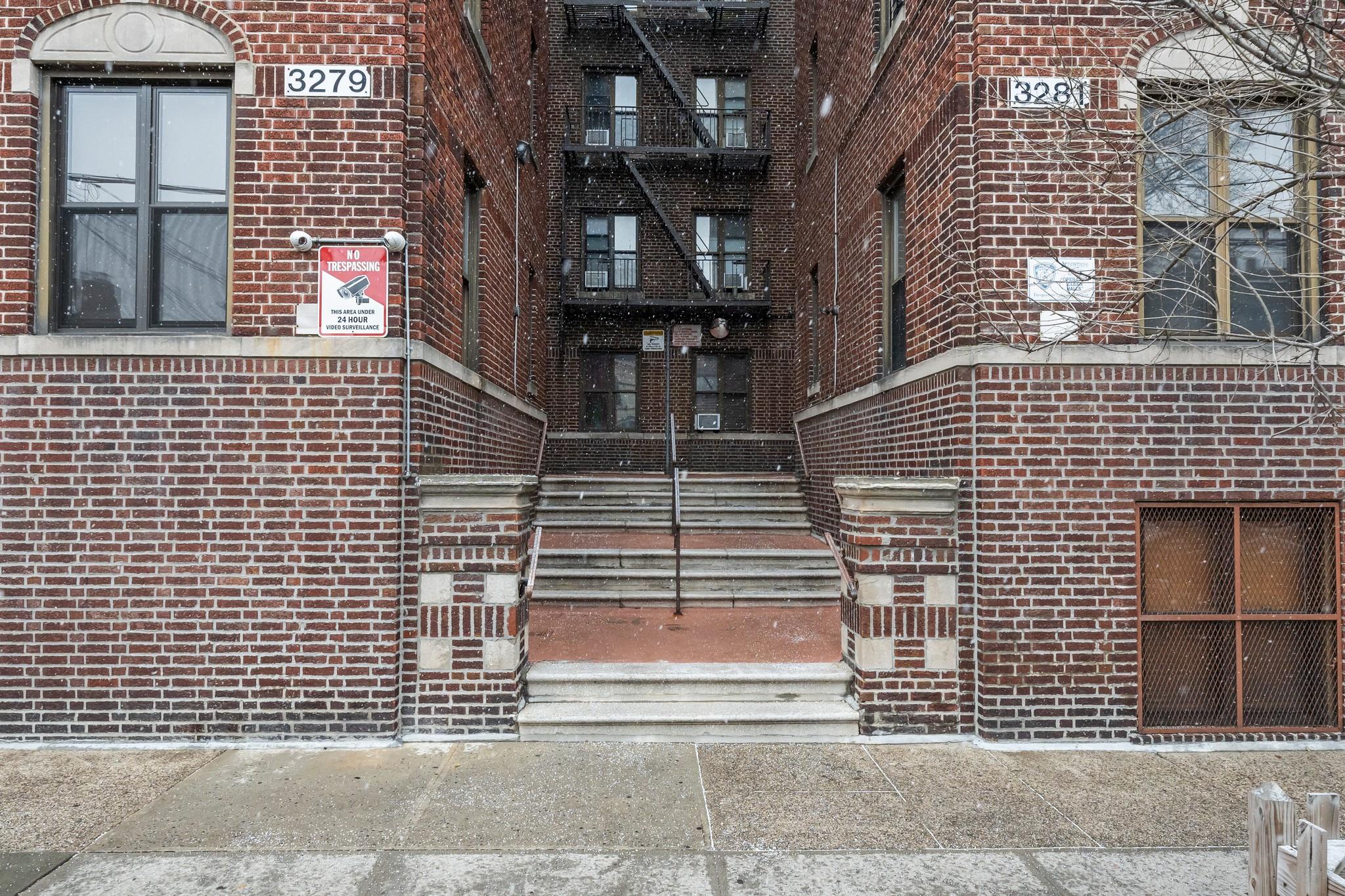 #8 photo, 3279 Hull Avenue, Bronx , NY 10467