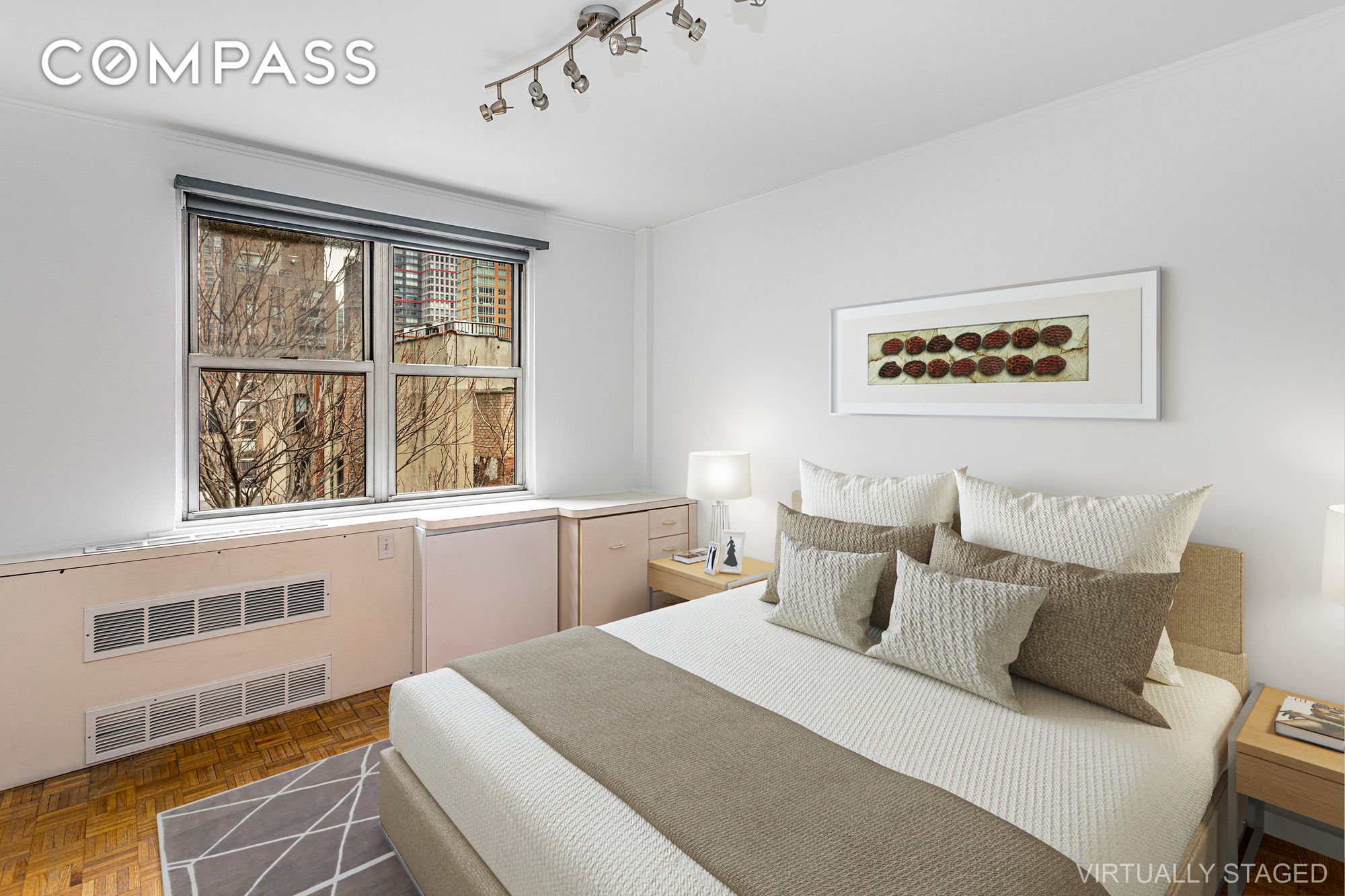 #5 photo, 221 E 50th Street, Midtown East , NY 10022