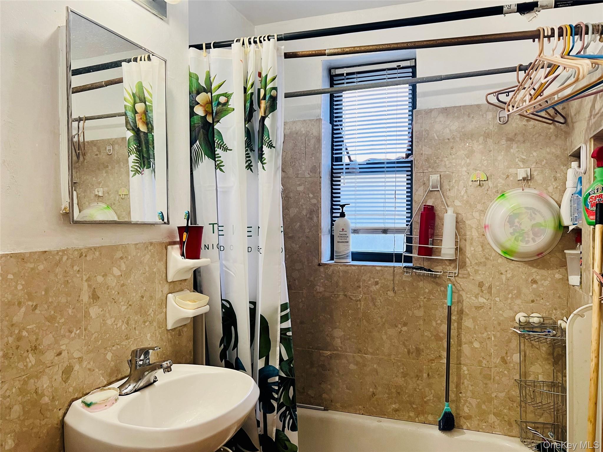 #8 photo, 105-20 66th Ave., クイーンズ区 Forest Hills , NY 11375